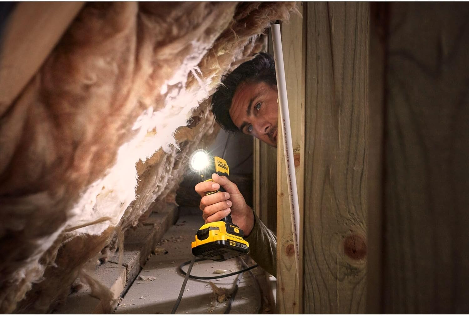 STANLEY FATMAX V20 | 18V LED Torch - Bright 140 Lumens of Light, Pivoting Head, Torch Only image number 6