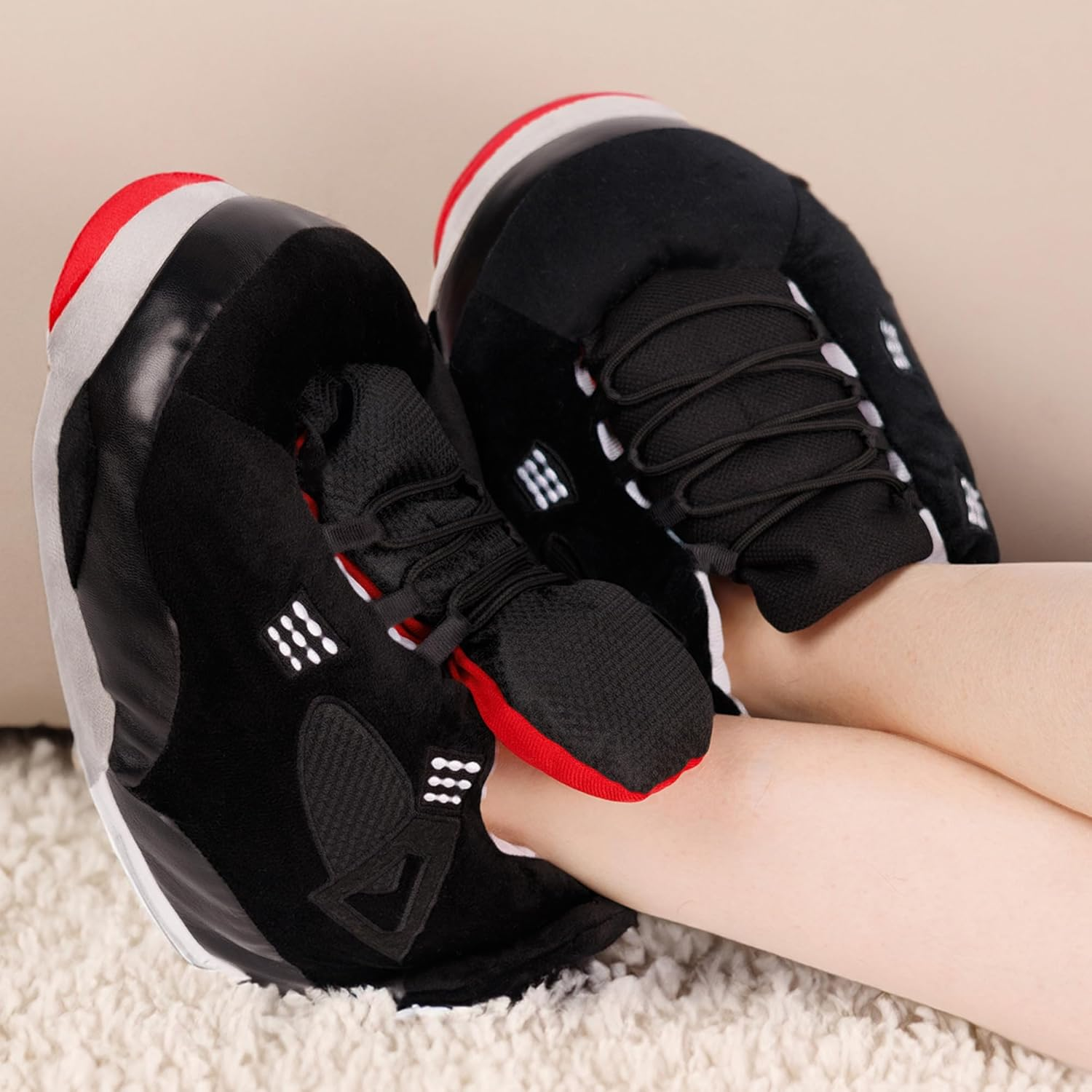 WSOARLQ Sneaker Slippers, Trendy Plush Home Shoes Anti-Slip Soft Comfy Slides Warm Winter House Footwear One Size Fits Women Men - Champagne image number 5