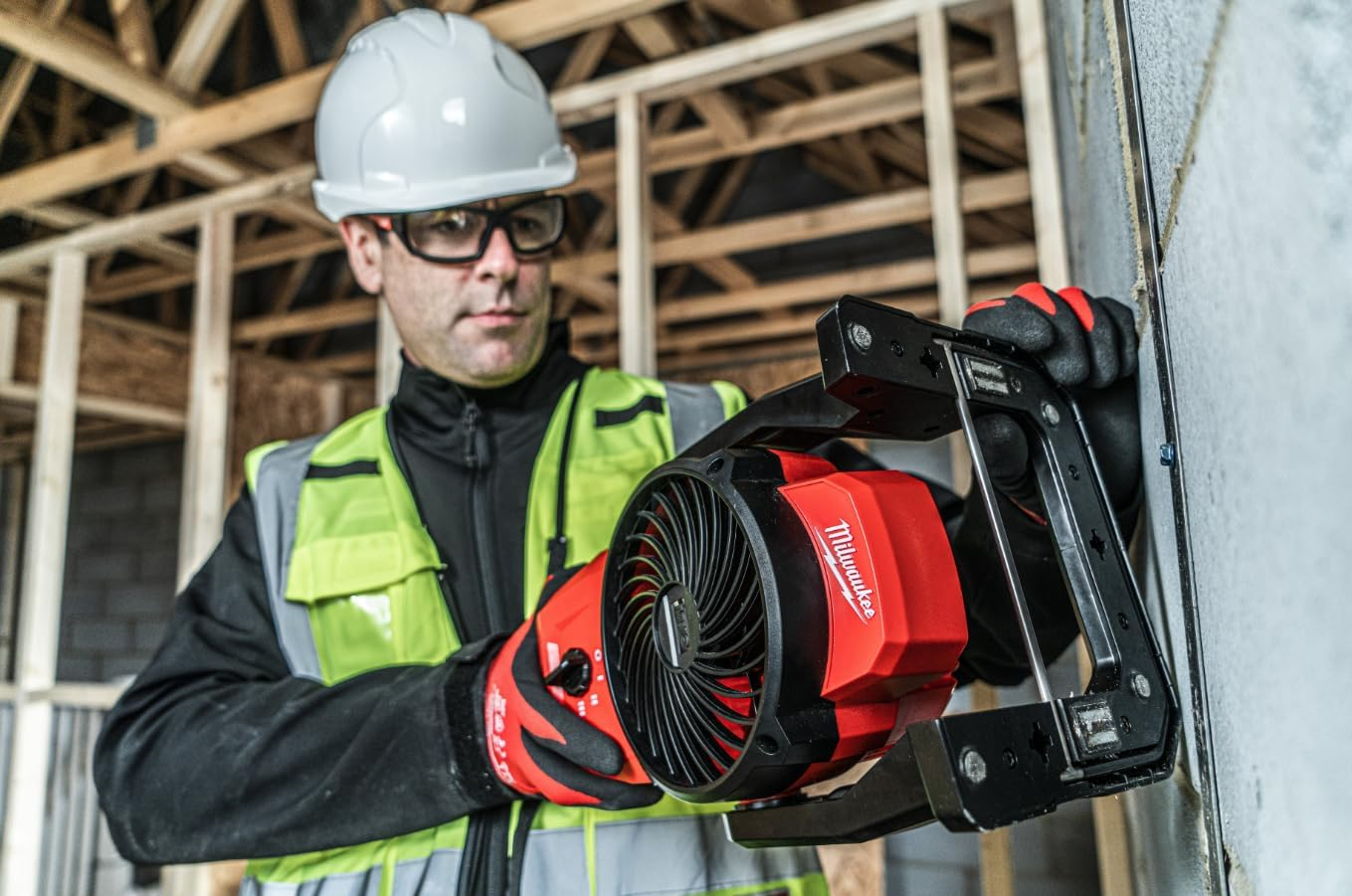 Milwaukee M12AF-0 12V Cordless Air Fan Bare Unit image number 2