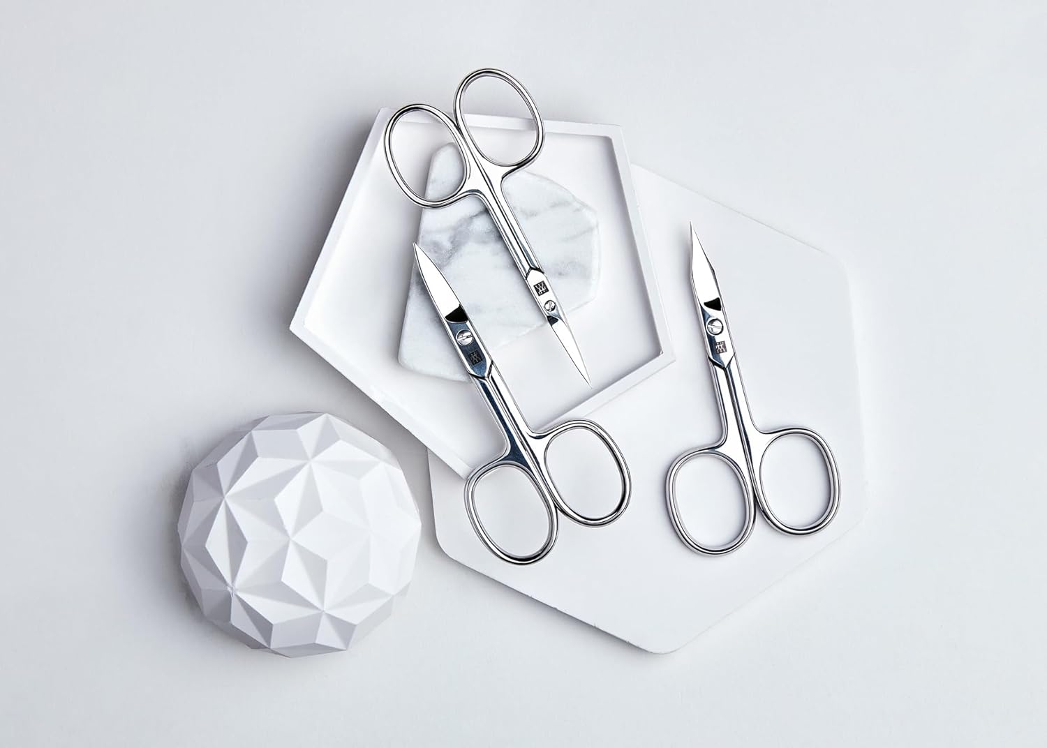 Zwilling Classic Nail Scissors image number 3