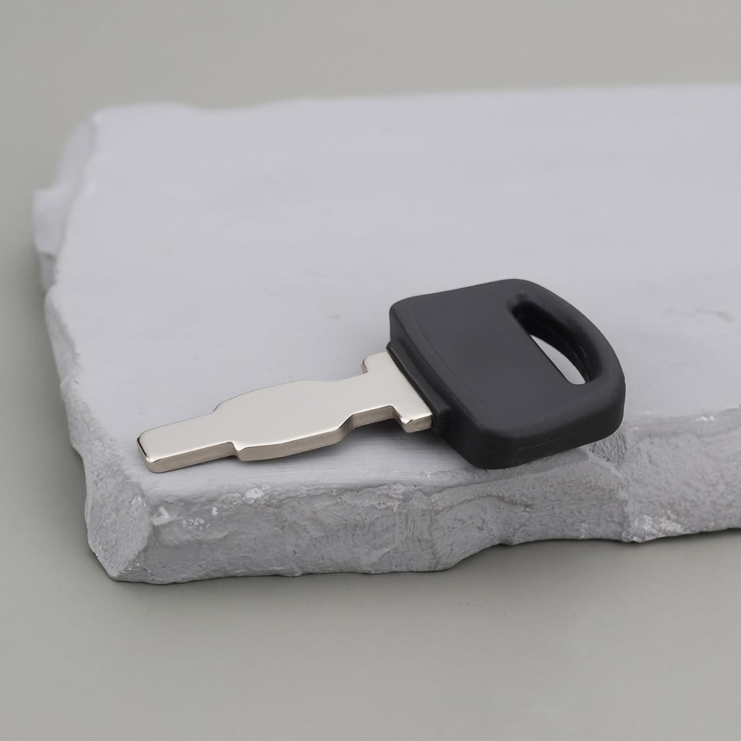 Create Idea 2Pcs Mini Excavator Key Compatible with AGT Agrotk H15R GX160 2KW 5KW Diesel Generator image number 2