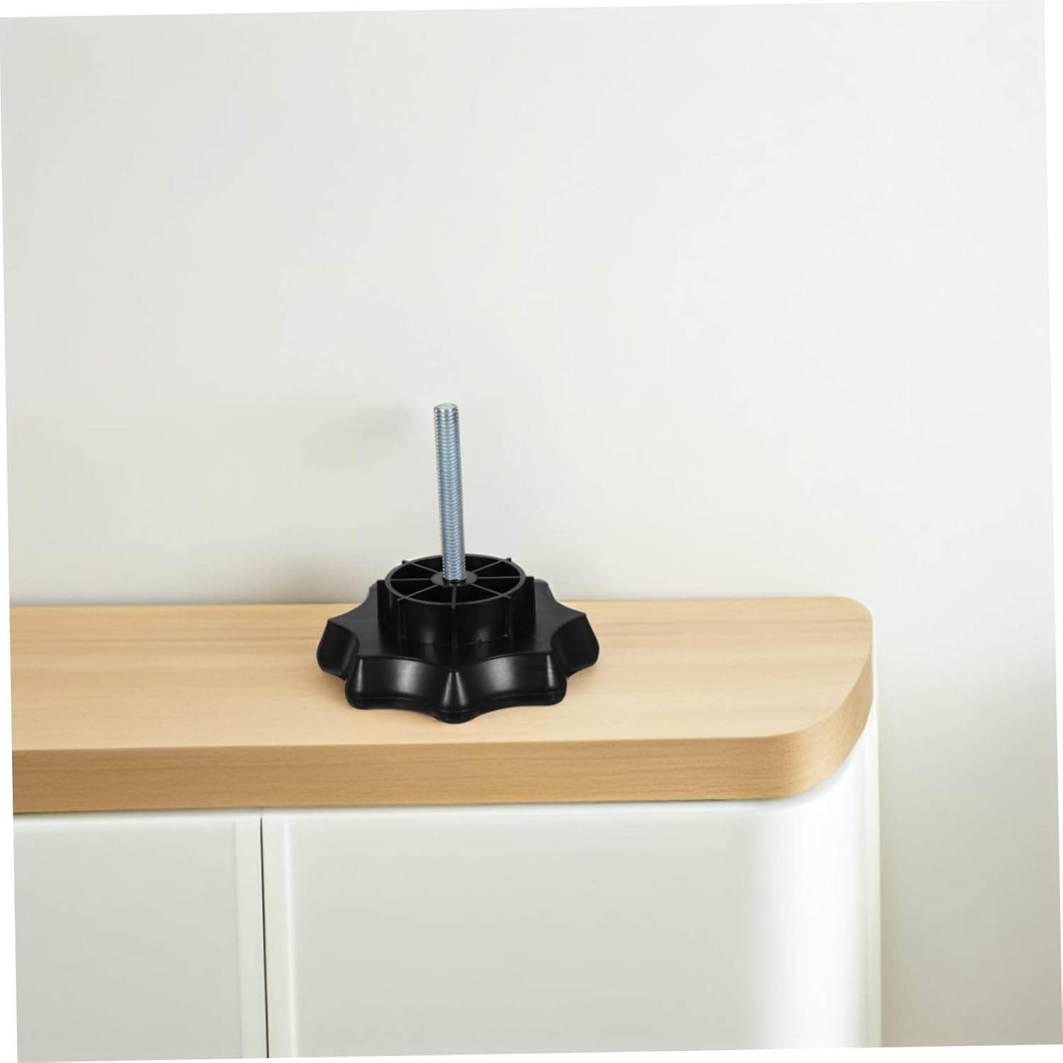 Gogogmee Spare Tire Clamp Bolt Spare Tire Wheel Mounting Screw High-Strength Tyre Bolt Compatible with Lavida Model Golf 4 Rear Trunk Use Automotive Tool image number 2