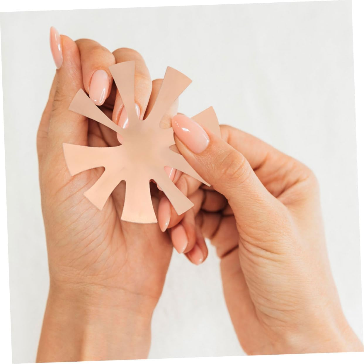 PENIKOKO 2Pcs French Manicure Guide Nail Shape Tip Tool V Shape Metal French Tip Guide for Home Nail Art Trim image number 5