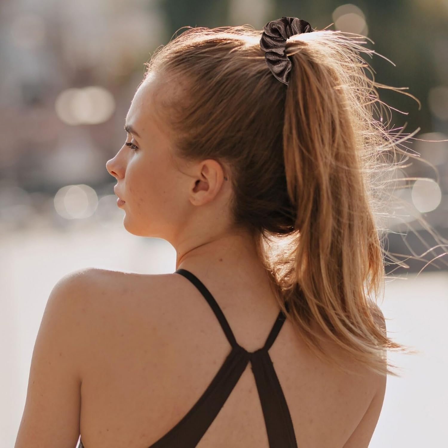 Xanthelle Hair Scrunchie with Zip, Travel Gadget & Holiday Must Have for Women, Velvet Scrunchie with Secret Compartment as Money Hiding Place for Beach & Valuables