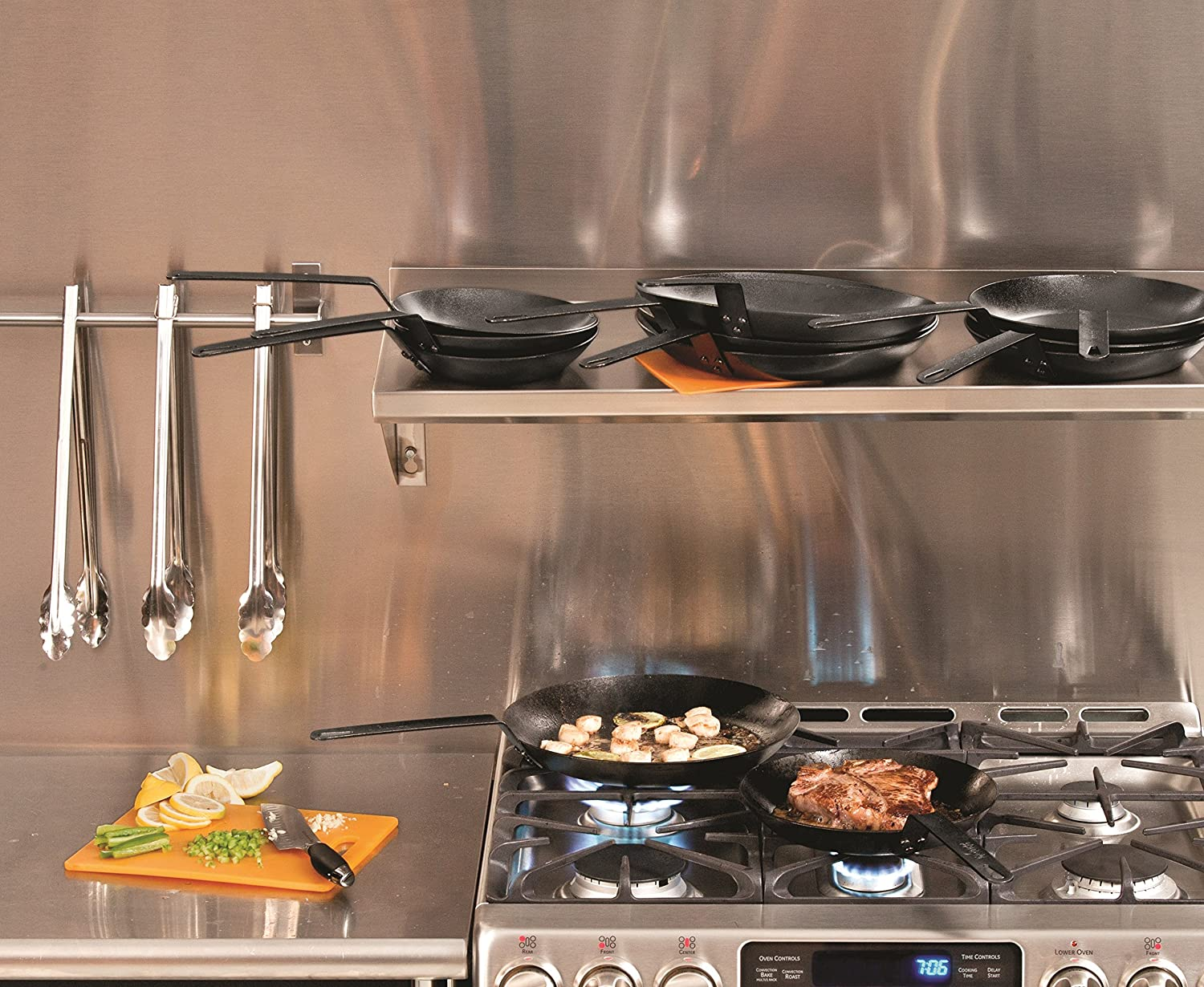 Lodge CRS10 Pre-Seasoned Carbon Steel Skillet 10" Black image number 3