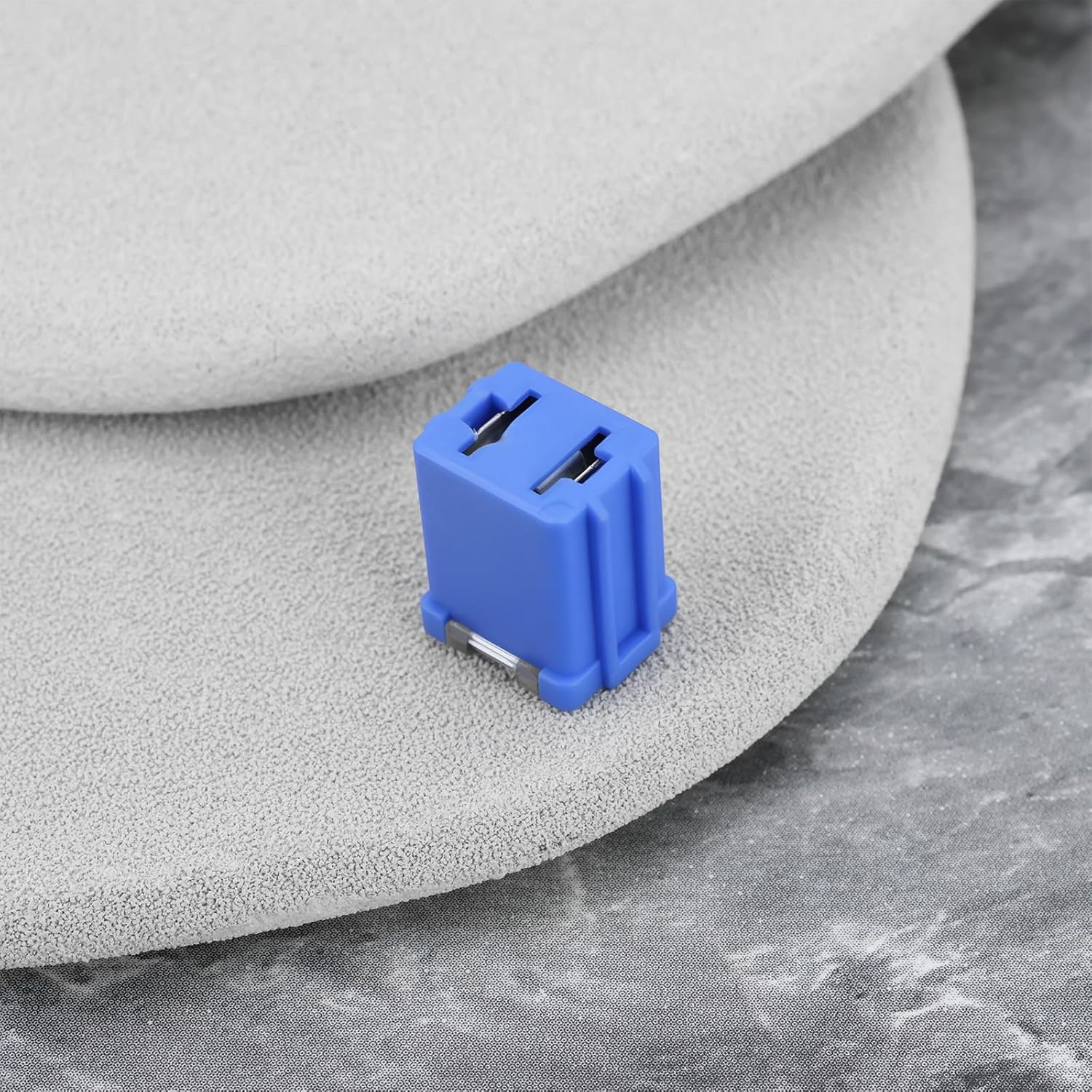 YINETTECH 5Pcs 20A 58V Square Female Fuse Compatible with Ford OE 4655702 Electrical Replacement image number 3