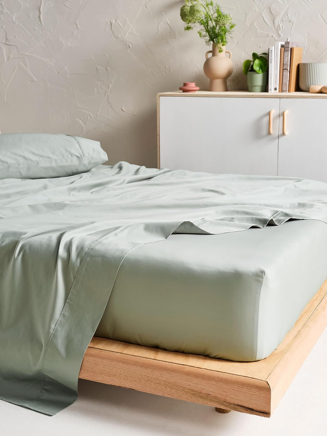 Linen House 500TC Cotton Sateen 60Cm Fitted Sheet, Queen, Green Gum image number 1