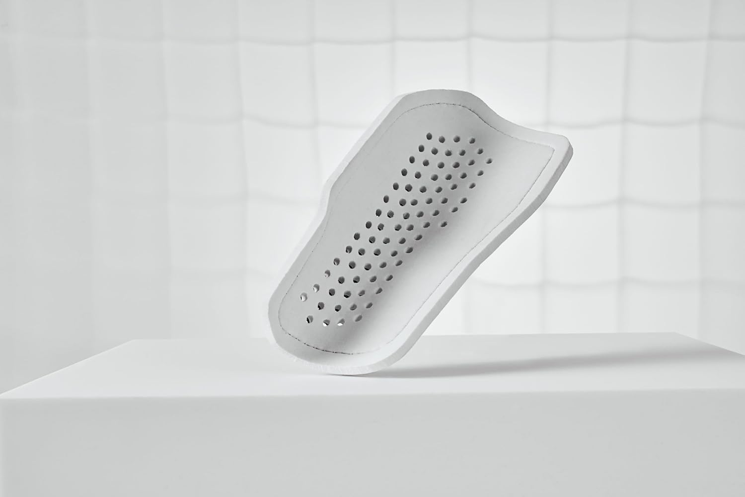 Mitre Aircell Football Shin Pads | Extremely Breathable | Impact Protection | Lightweight Shin Guard image number 4