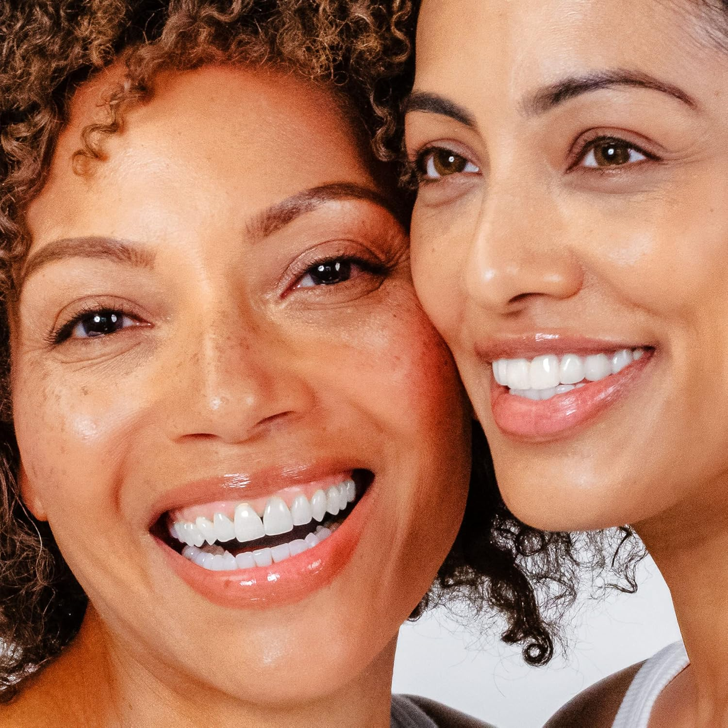 Pur Minerals PUR Cosmetics Chisel Brush - Flat Top Design - Easily Buffs for Soft Focus Finish - Helps Achieve Desired Coverage - Densely Packed Bristles with Synthetic Fibers - Cruelty Free - 1 Pc image number 5