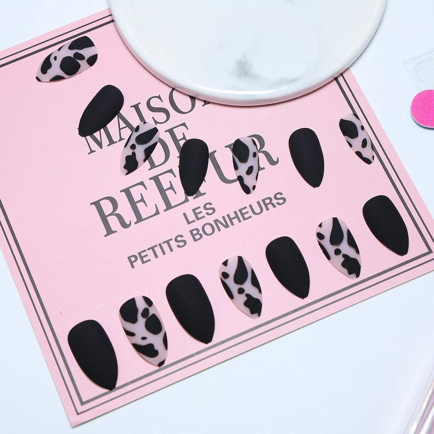 Yheakne 24Pcs Long Leopard Matte Stiletto False Nails Fashion Clip on Artificial Full Cover Nails Tips