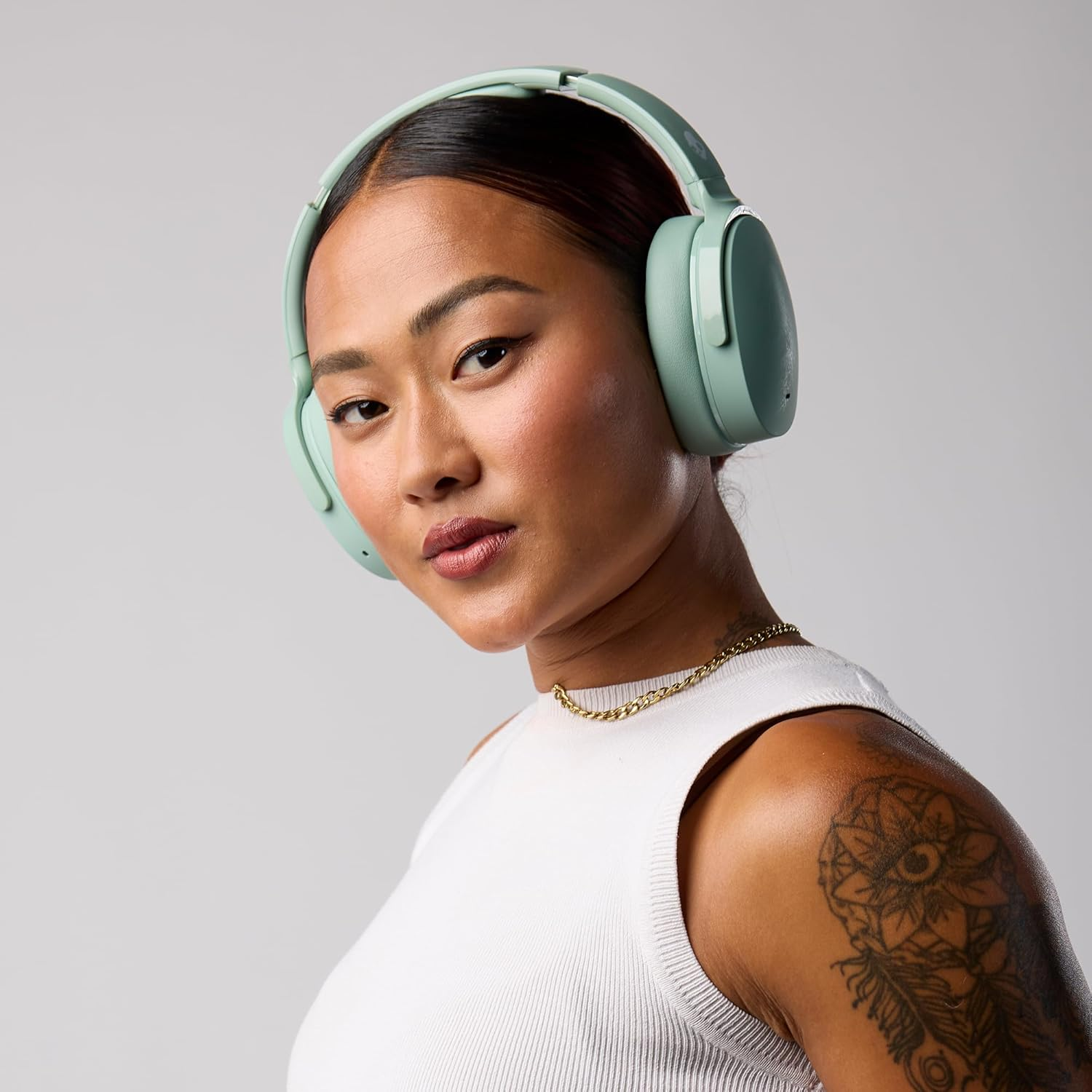 Skullcandy Hesh ANC Over-Ear Noise Cancelling Wireless Headphones with Charging Cable, 22 Hr Battery, Microphone, Works with Iphone Android and Bluetooth Devices - Preppy Sage image number 6