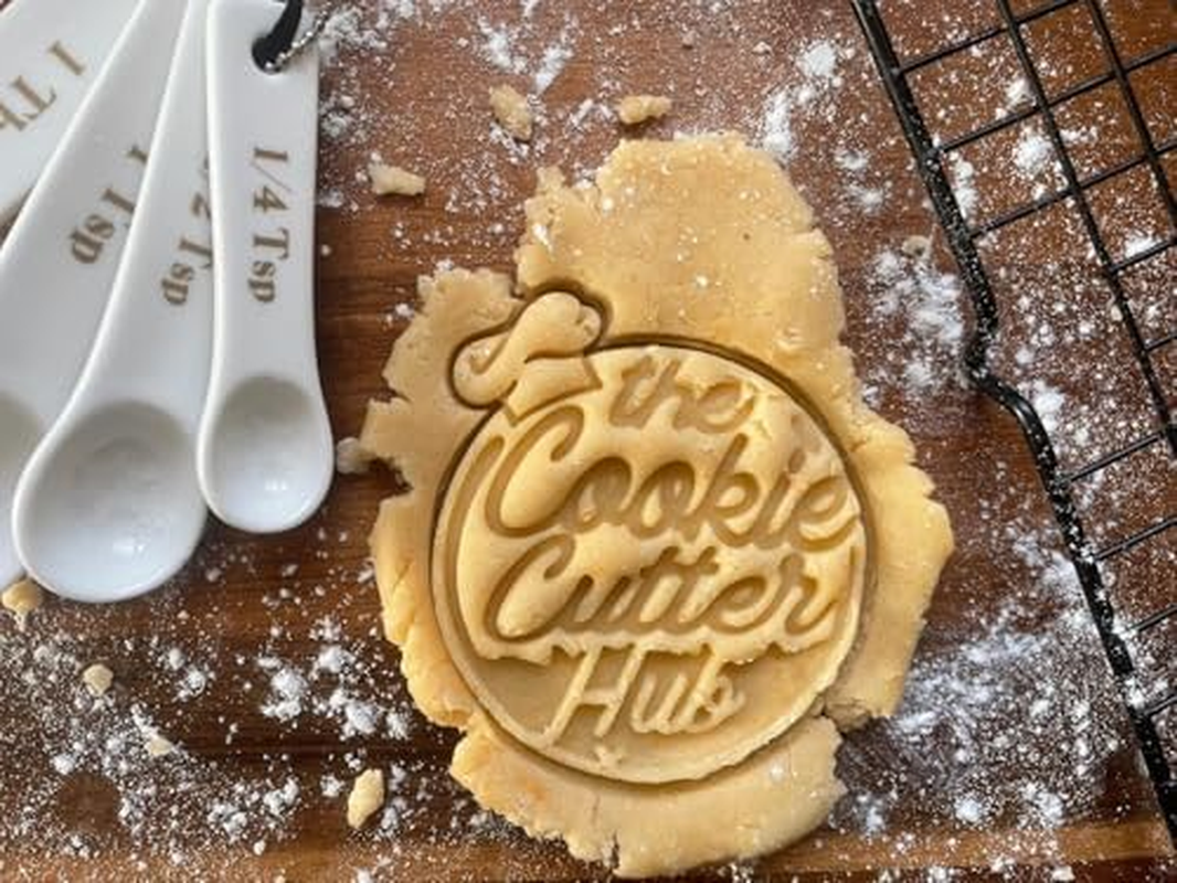 The Cookie Cutter Hub Merry Christmas Two Font Embosser/Stamp for Cupcakes Fondant Icing Clay Cake Baking Decoration image number 2