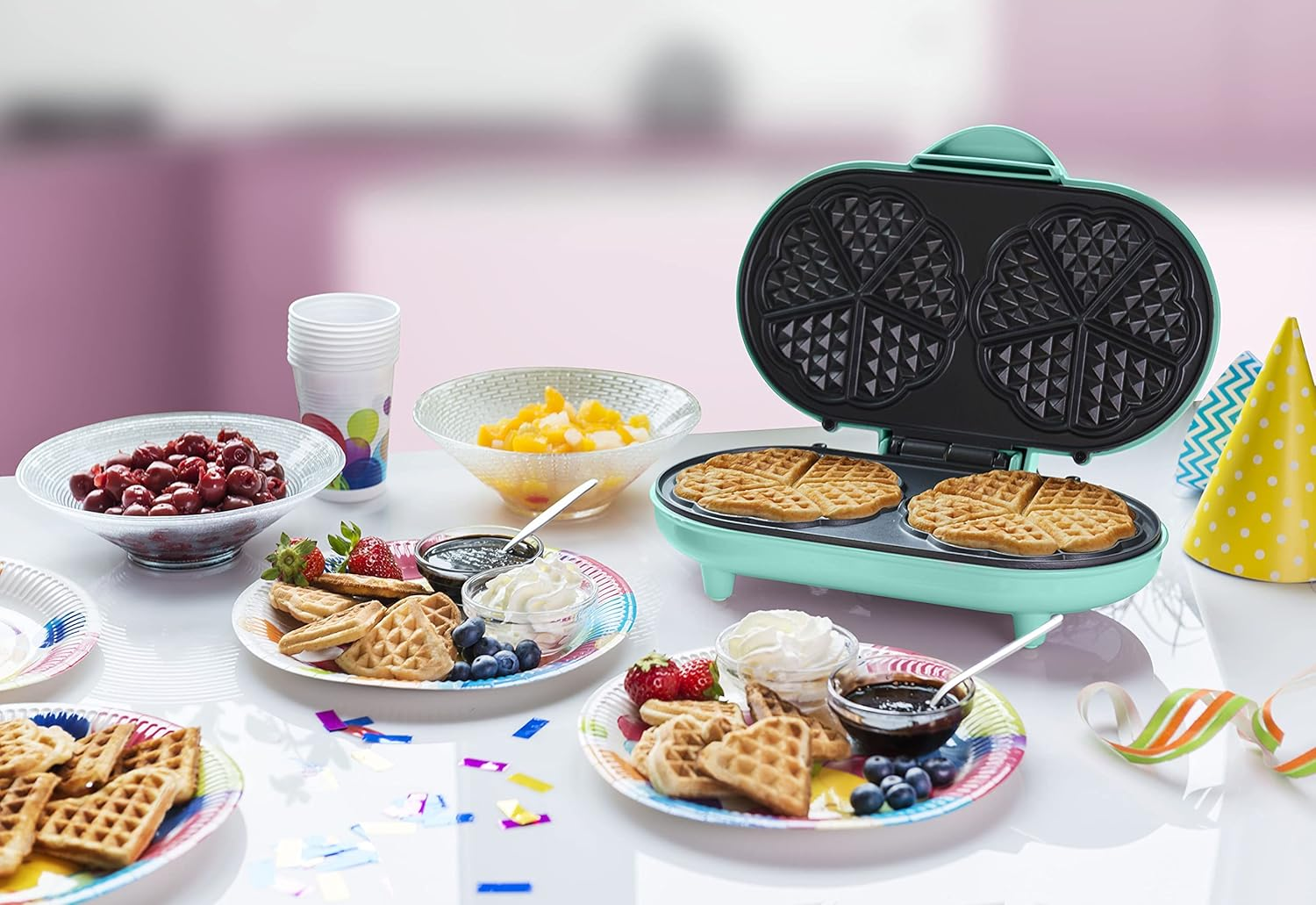 Bestron Double Waffle Iron for Classic Heart Waffles, Heart Waffle Iron with Baking Light and Non-Stick Coating, Ideal for Children'S Birthdays, Easter and Christmas, Colour: Mint image number 2