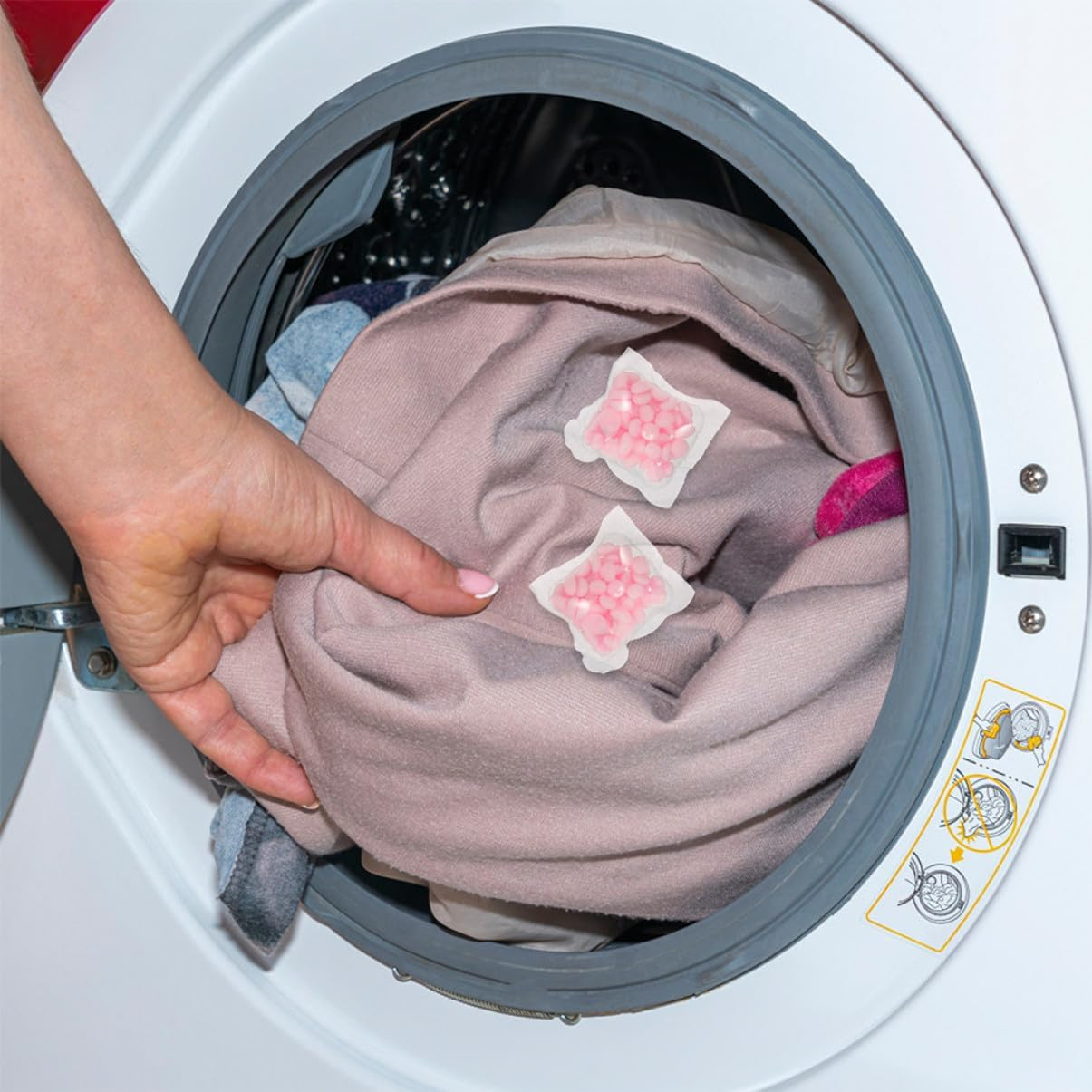 COOPHYA 30Pcs Laundry Scent Beads Softener Capsules for Machine and Hand Wash Lasting Fragrance Booster Beads Pink Purple Odor Removing Perfume Patchouli Laundry Freshener