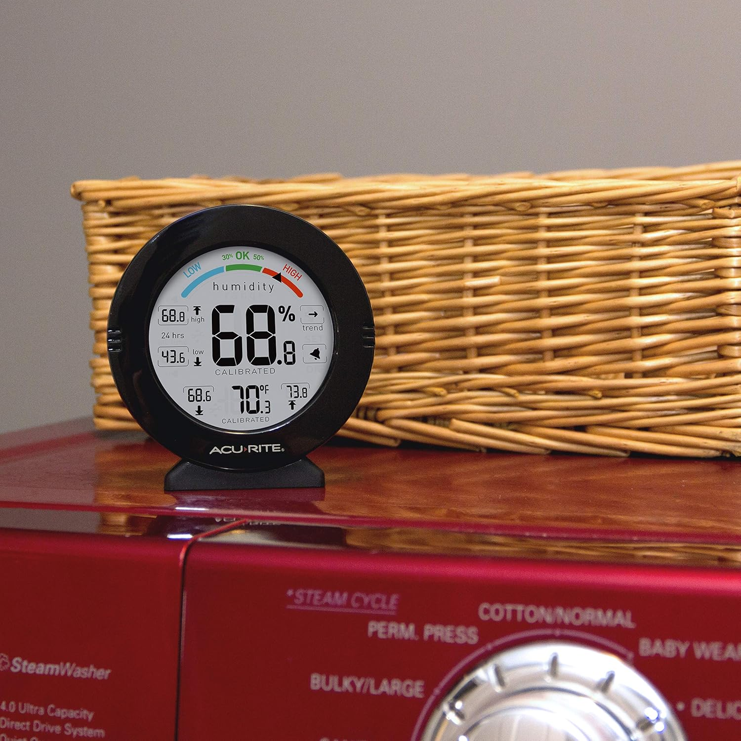 Acurite 01080M Pro Accuracy Temperature & Humidity Monitor with Alarms image number 3