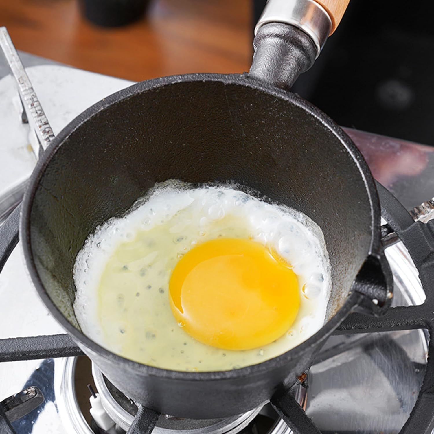 Cast Iron Melting Pot Sauce Pan, Sturdy and Practical Cast Iron Saucepan with Handheld Handle for Making Small Cakes (Black, 10 * 3Cm) image number 5