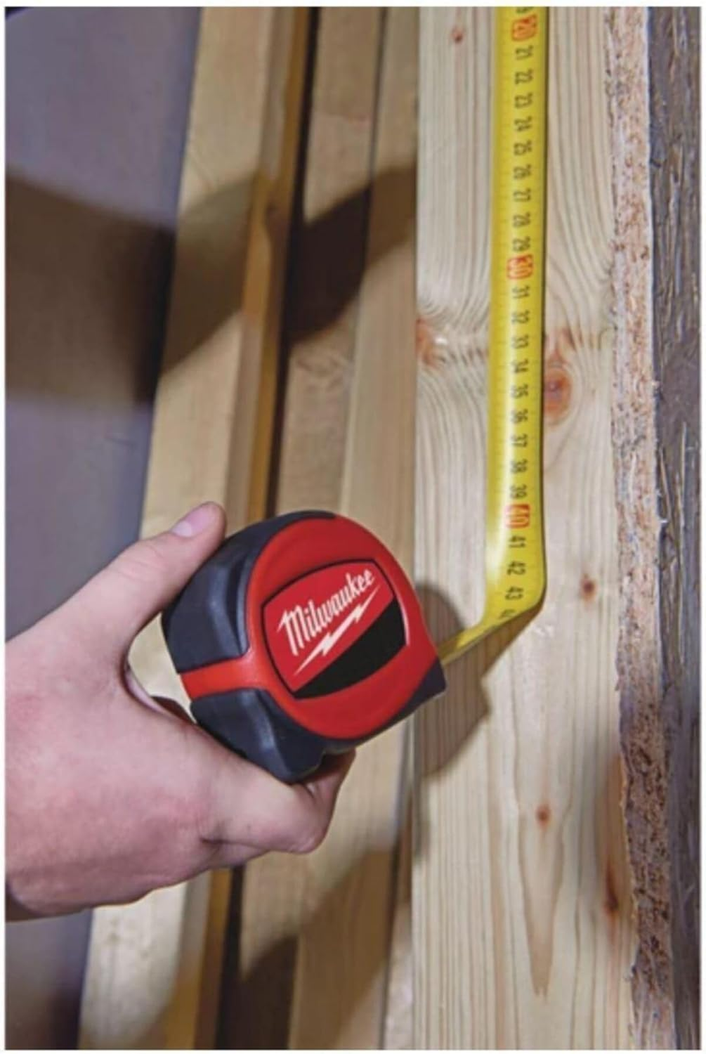 Milwaukee 045242512898 3M Red Tape Measure image number 3