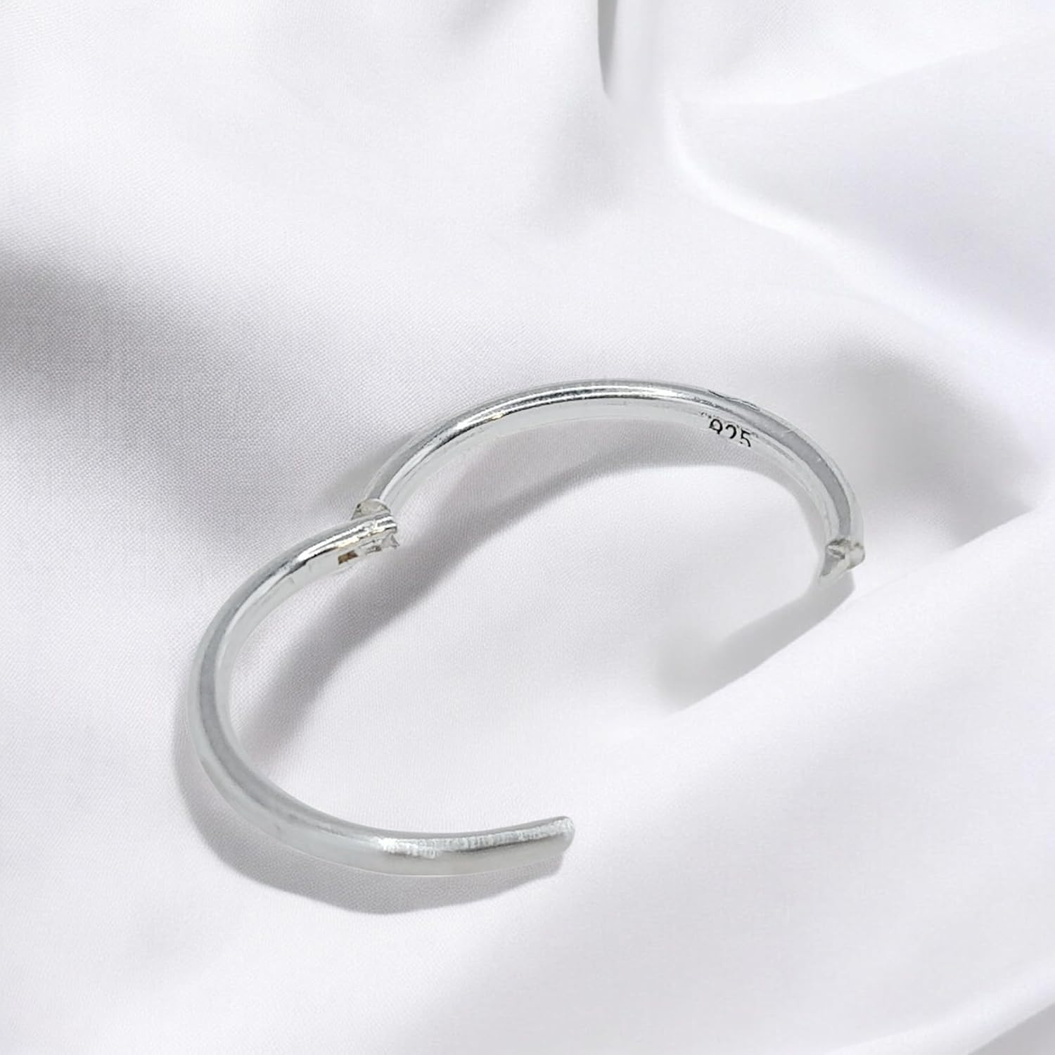 SERENITY SLEEPERS 925 Sterling Silver Seamless Sleeper Hoop Earrings - Hypoallergenic 18G Hinged Hoops for Continuous Wear (8Mm-14Mm) - Unisex Women Men Body Jewellery for Ears image number 3