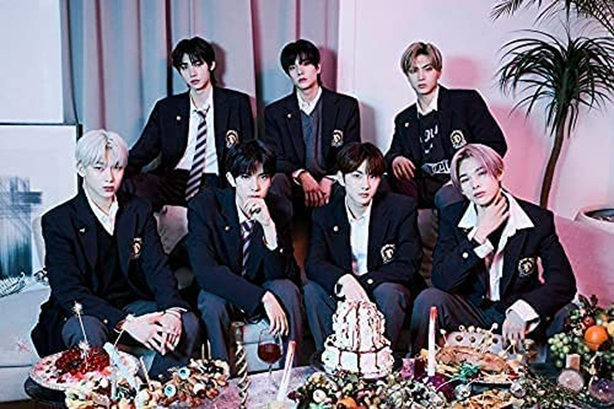 Enhypen Border : Carnival 2Nd Mini Album Random Version Cd+1P Folding Poster on Pack+Photobook+16P Lyric Book+2P Photocard+1P Lenticular Card+1P Sticker+Carnival Ticket+Message Photocard Set+Tracking image number 5