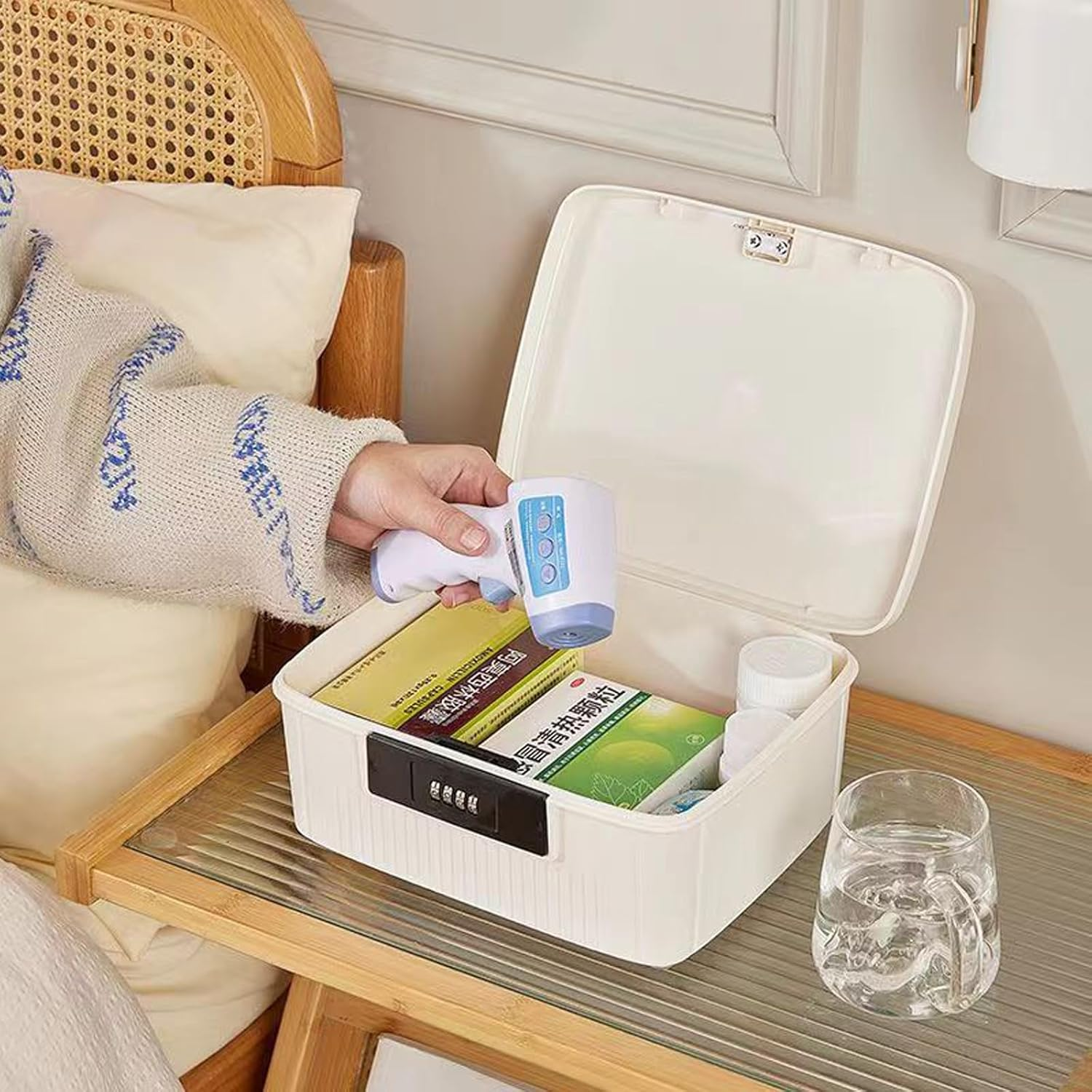 20 * 25 * 10Cm Medicine Organizer Box First Aid Health Emergency Storage Box Large Capacity Medicine Storage Bins with Combination Locks(White) - Green image number 3