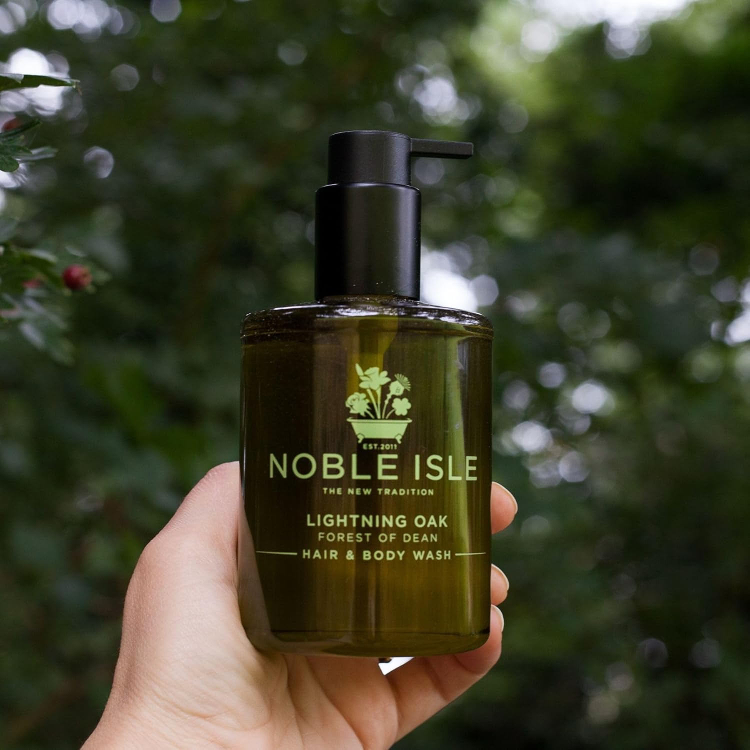 Noble Island Cleansing Gel for Hair and Body Lightning Oak, 250 Ml image number 4