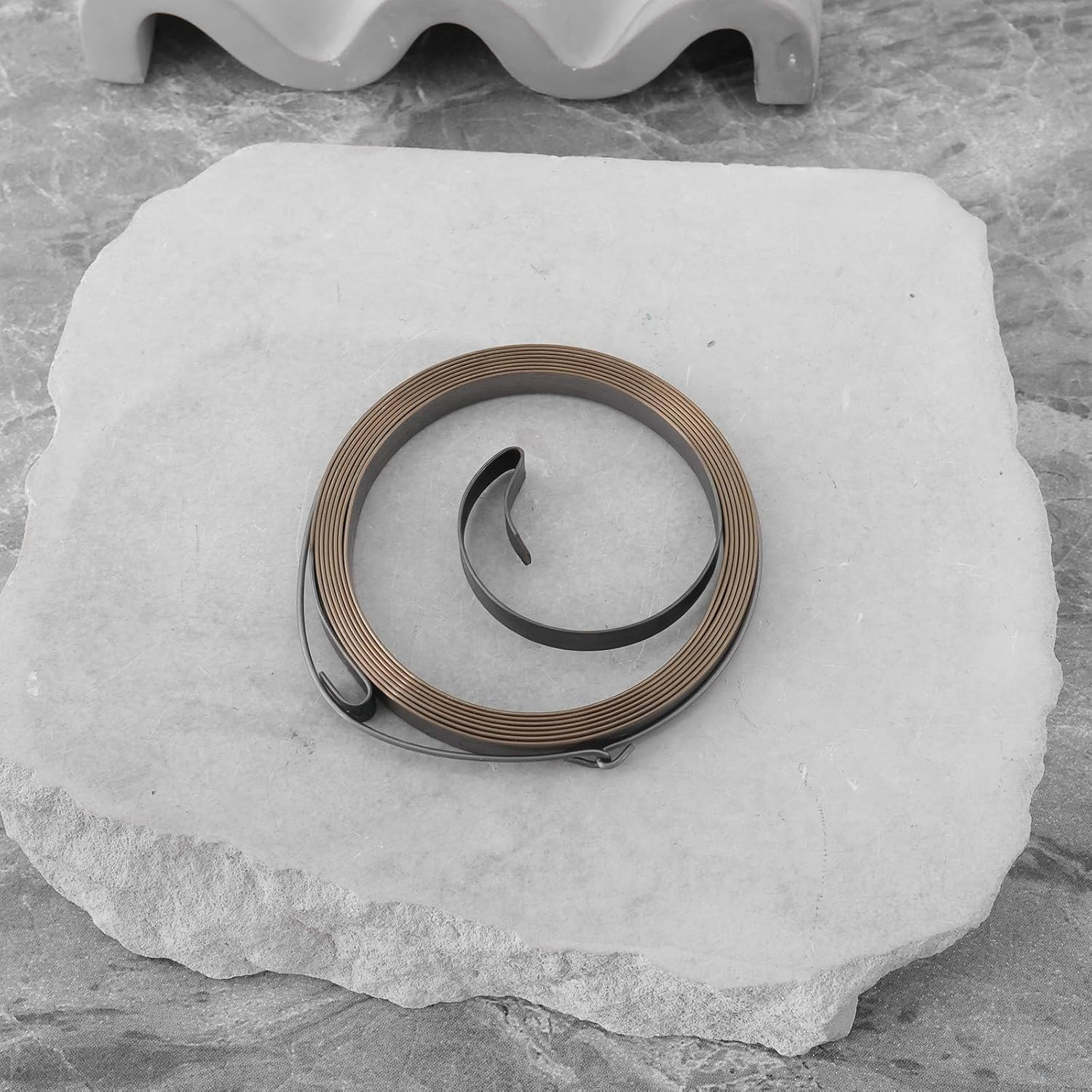 YINETTECH 2Pcs Lawn Mower Recoil Starter Spring Replacement Part 262594 491889 Compatible with Briggs & Stratton Garden Equipment Engines