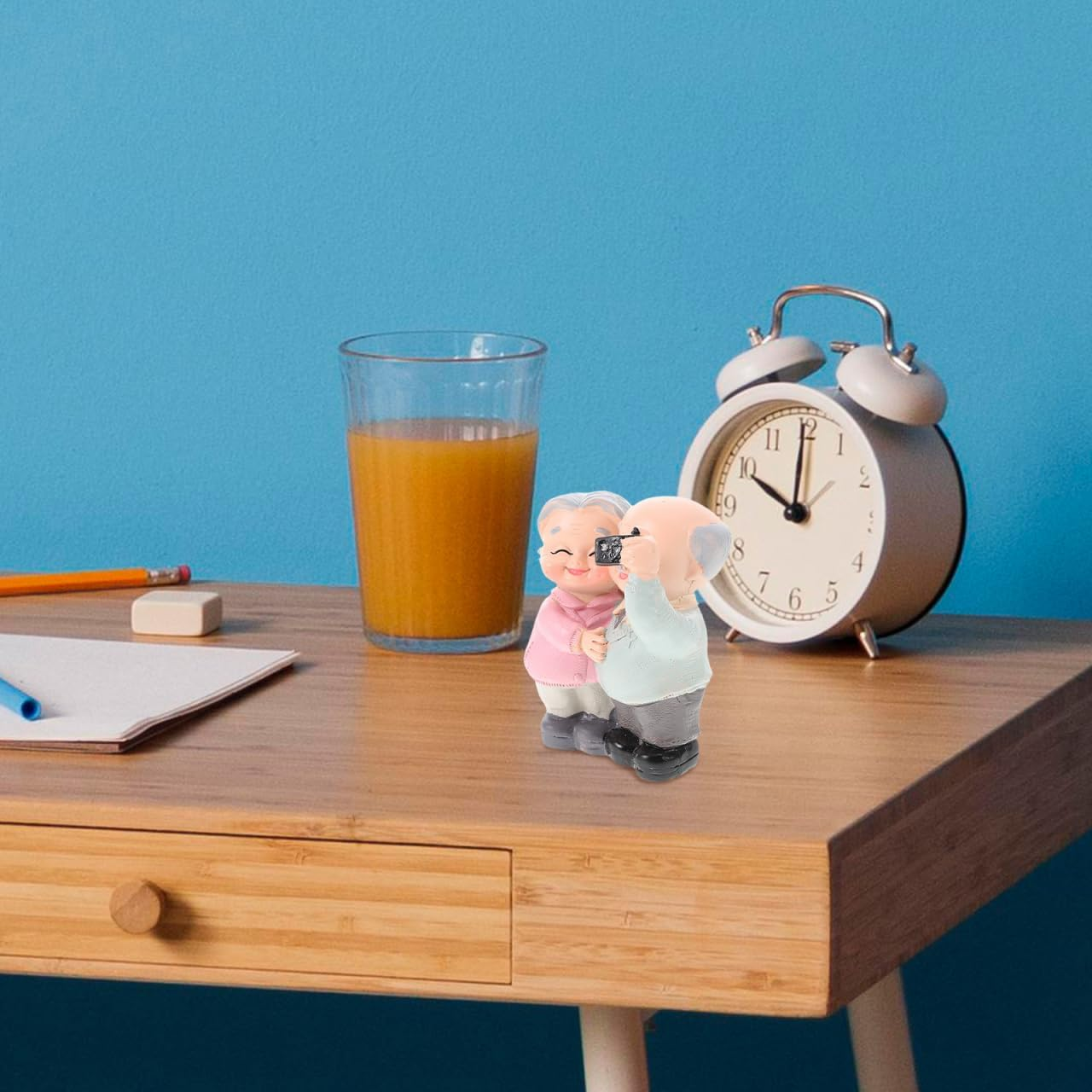 Veemoon Elderly Couple Figures Older Couple Figure Cake Figurines Grandparents Old Couples Figures Cake Grandma Grandpa Desktop Ornament for Valentines Day Anniversary Party Decoration image number 6