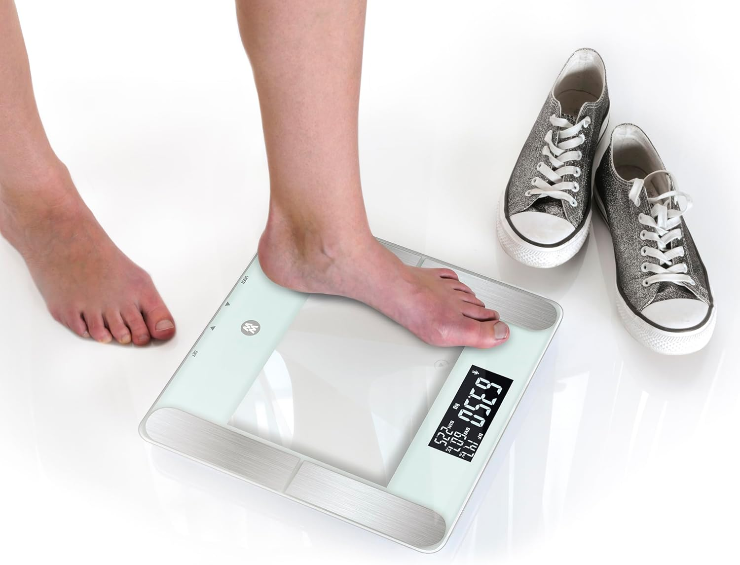 WW Body Analysis Smart Scale &ndash; Measures Weight, Body Fat, Water, Bone & Muscle Mass, BMI &ndash; 4 User Memory, Advanced Weight Tracking, Large LCD Display, 182Kg/400Lb Capacity, Tempered Glass, 10 Year Warranty image number 3