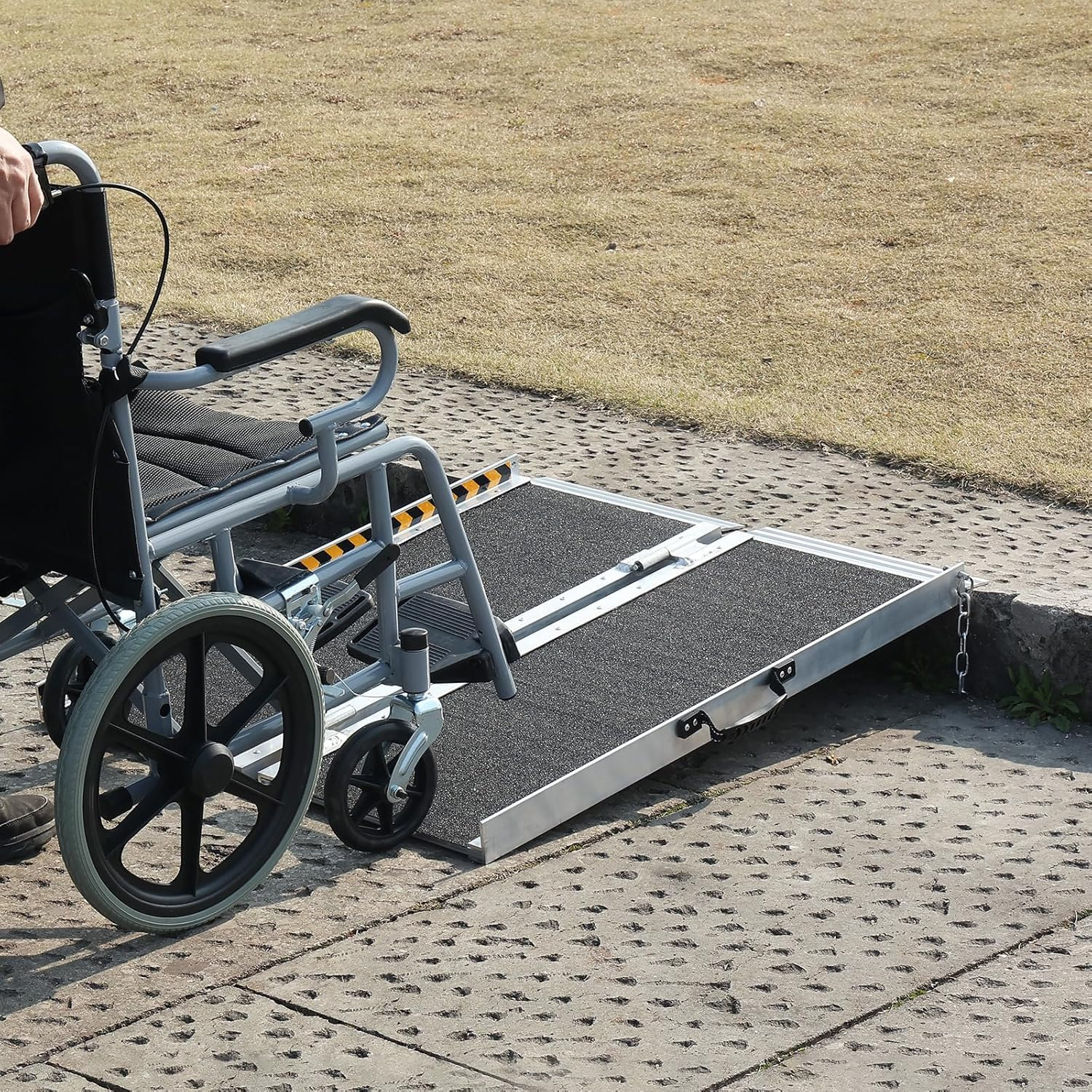 VEVOR Portable Wheelchair Ramp, 91 Cm 363 Kg Capacity, Non-Slip Aluminum Folding Threshold Ramp, Foldable Mobility Scooter Ramp Wheel Chair Ramp, Handicap Ramp for Home Steps, Stairs, Doorways, Curbs image number 3