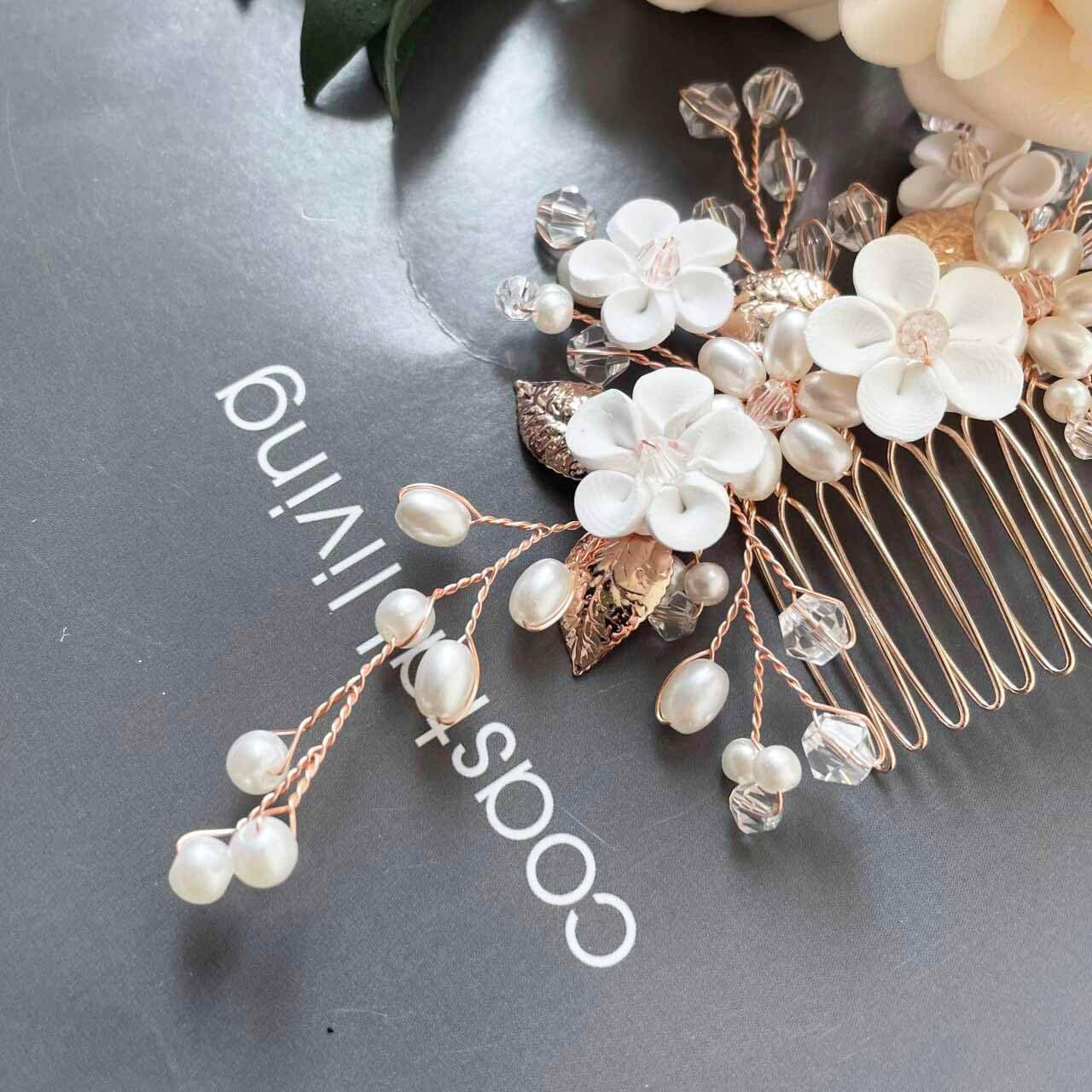 Resweky Bride Wedding Flower Hair Comb Pearl Bridal Hair Side Comb Pieces Bridal Hair Accessories for Women and Girls (Rose Gold) image number 2