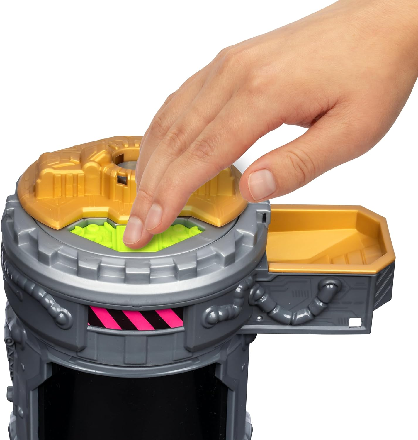 Mrbeast Lab Mutators: Mutate the Ultimate Beast! Perform Experiments and Unlock a Mrbeast-Exclusive Golden Panther Action Figure. Collect 3 Other Panthers: Iconic, Stealth, and Metallic Panthers.