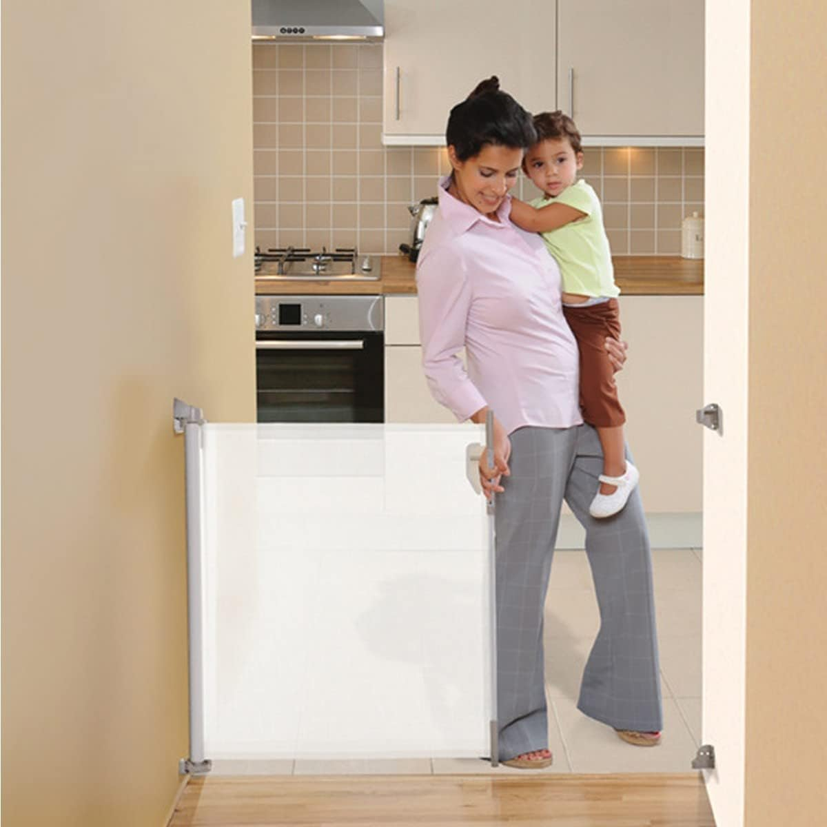 Dreambaby Retractable Gate, 140 Cm Width X 81.5 Cm Height, White - Black image number 3