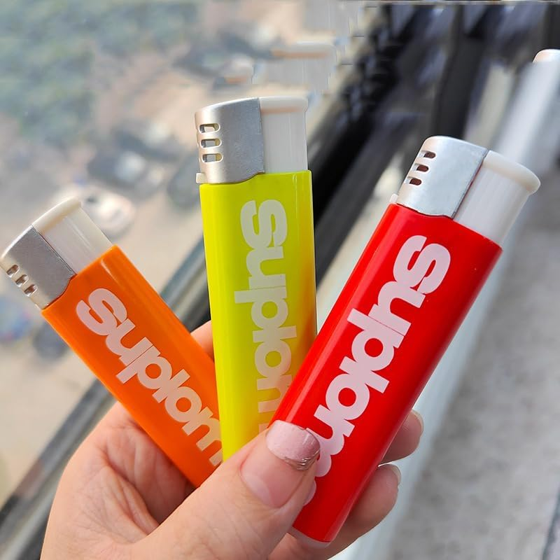 Spoof Artifact Lighter Water Gun Toy, 3 Colours, Fake Water Spray Lighter for Parties and Pranks (Mixed) image number 2