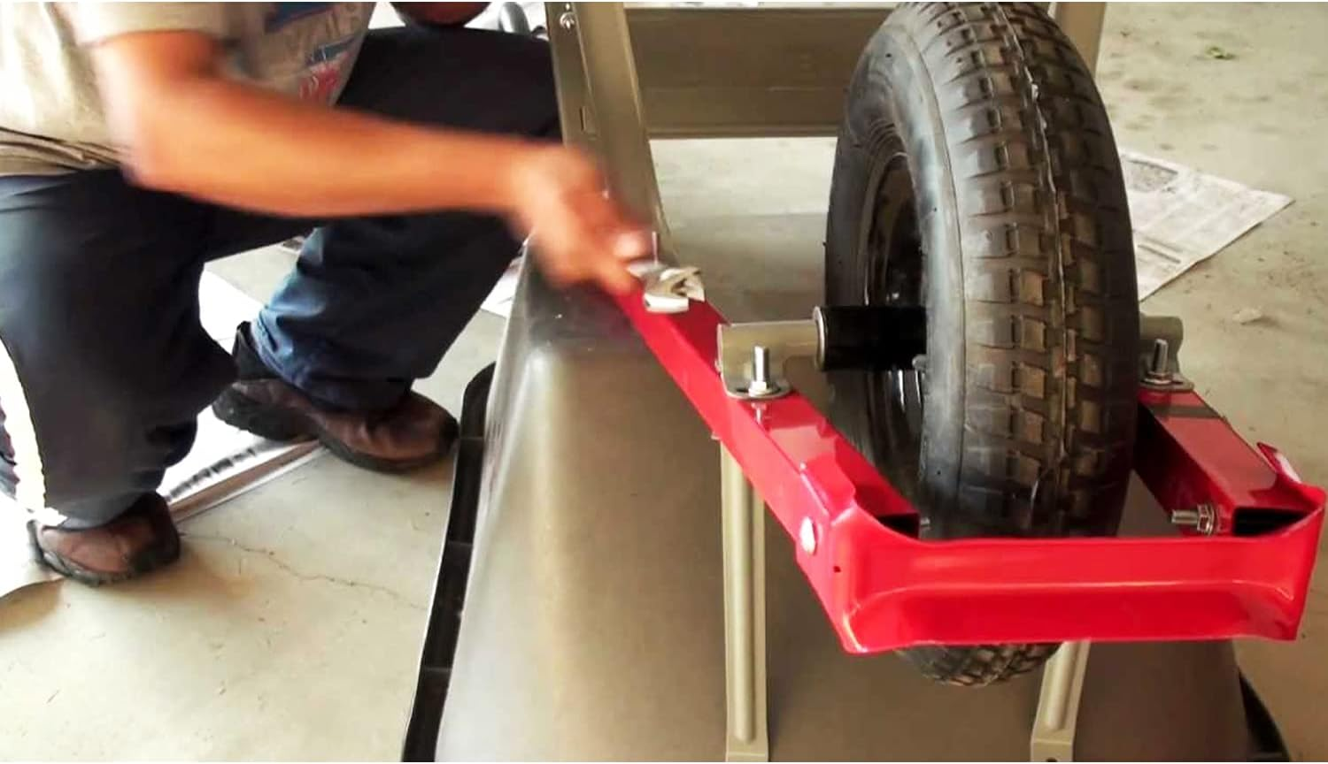 D2U 16-Inch Narrow Wheelbarow Wheel Replacement Air-Filled Wheel with Black Steel Rim, 400Mm Radius, 25.4Mm Bearing Hub, 100Mm Length, 90Mm Tire Width - Rubber Tire for Wheelbarrows - (Pack of 1) image number 4