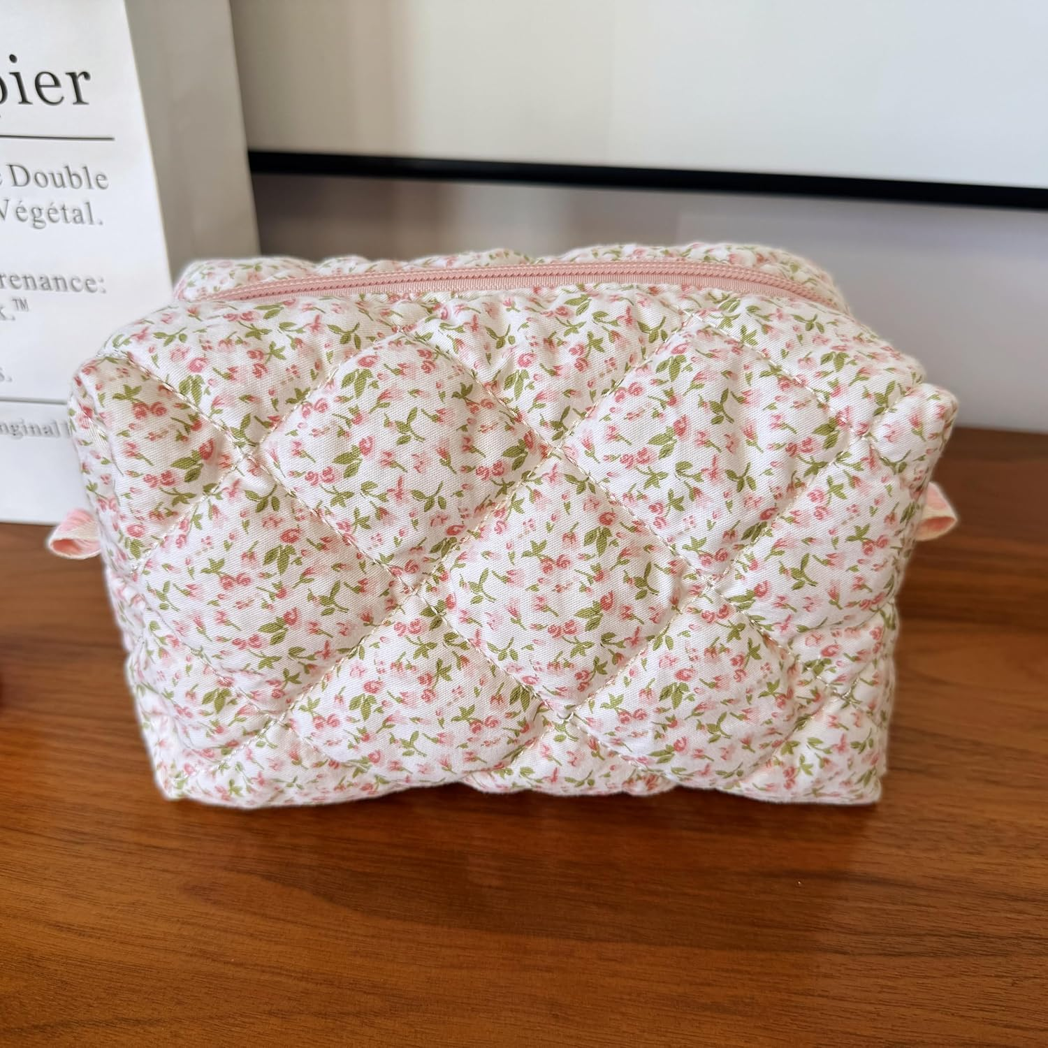 ZUNUONUO Cotton Quilted Makeup Bag Coquette Accessories Make up Bag Organizer Cute Floral Cosmetic Pouch Travel Makeup Bag for Women, Little Roses, Coquette - Beige Teddy image number 2
