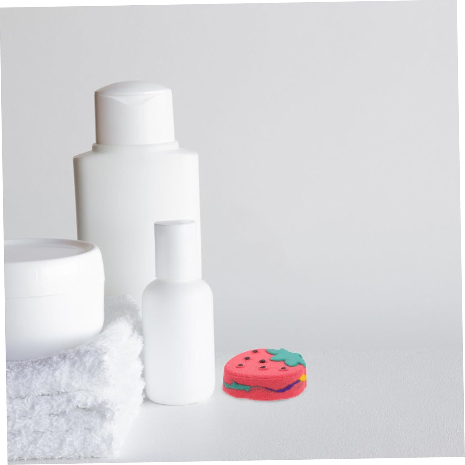 Gogogmee Strawberry Scented Unique Bath Toy Women Romantic Bath Relaxation Product image number 5