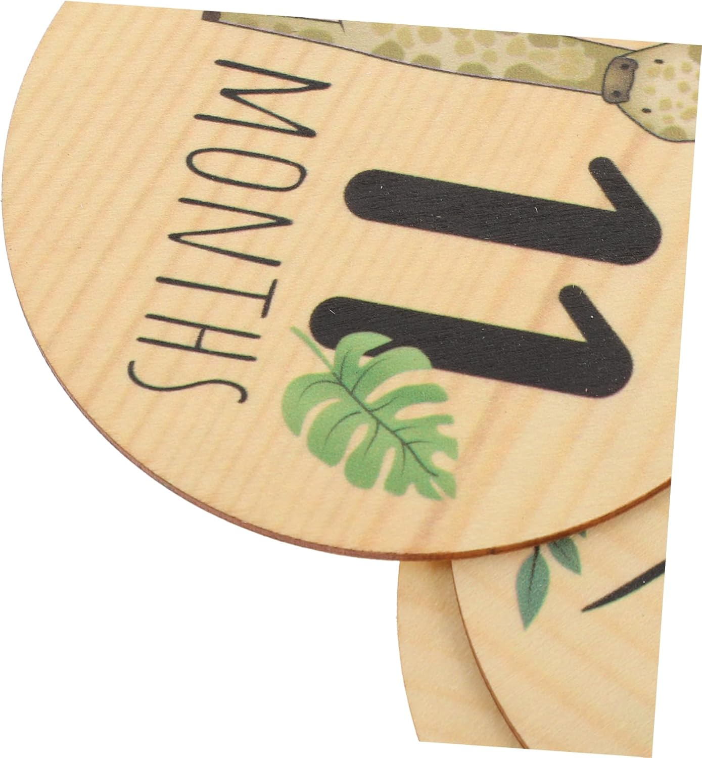 7Pcs Wooden Milestone Cards Month Announcement Signs Cute Animal Designs Photo Props for Newborn Capturing image number 4
