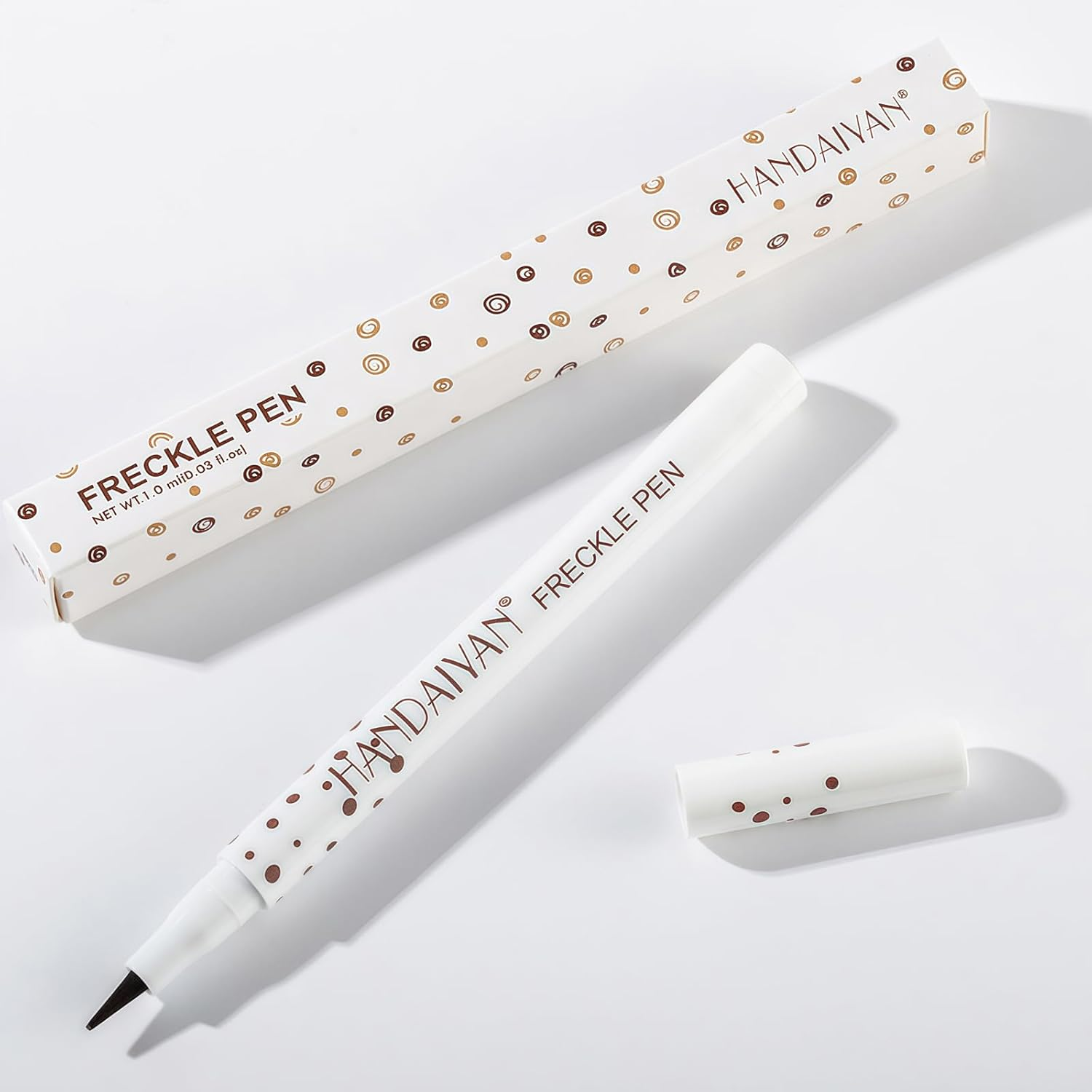 YBUETE Freckle Pen Makeup for Face, Professional Lifelike Face Embellishment Freckle Pen, Waterproof Daily Fake Freckle Pen Makeup, Long-Lasting Quick Dry Faux Freckle Pen for Women