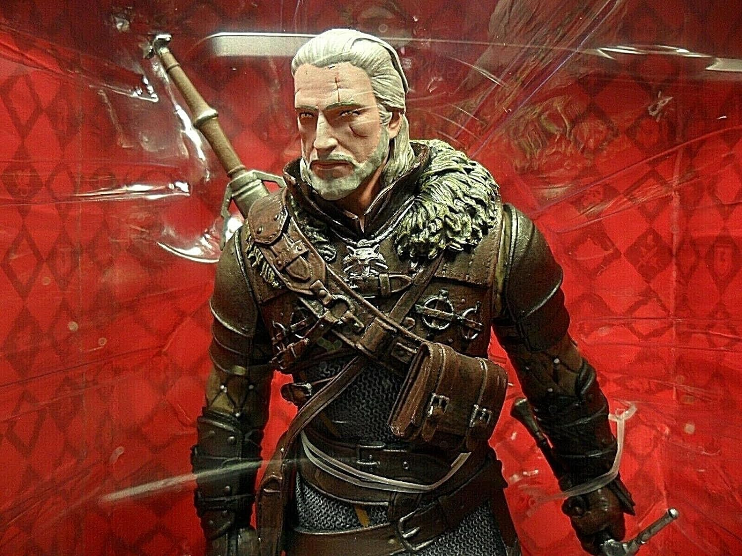 Dark Horse Comics the Witcher 3: Wild Hunt: Geralt Grandmaster Ursine Action Figure, 9.5-Inch Height image number 3