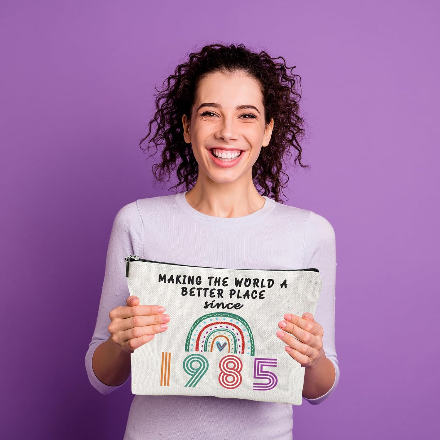 AYNKH 1 Pack Cosmetics Bag for Women, Funny 40Th Birthday Gift for Mum, Best Friend, Sister, Wife Cosmetics Bag, Presents for Female 40Th Birthday,1985, off White, Modern image number 3