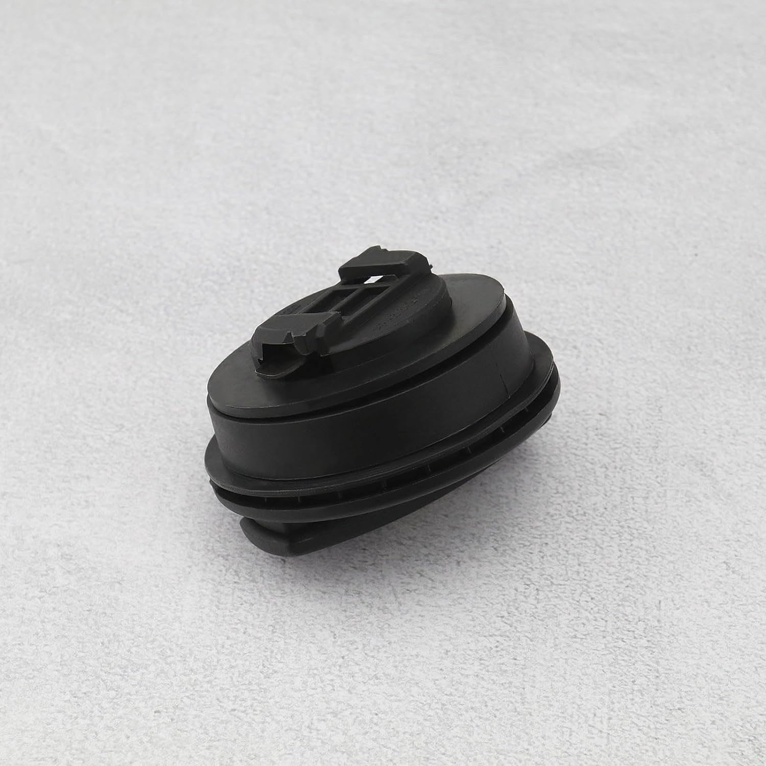 Ecsing Car Engine Fuel Tank Cap Valve Oil Filler Plug Cover Compatible with Volkswagen Compatible with Golf 2010-2012 Compatible with A4 A5 A6 image number 5