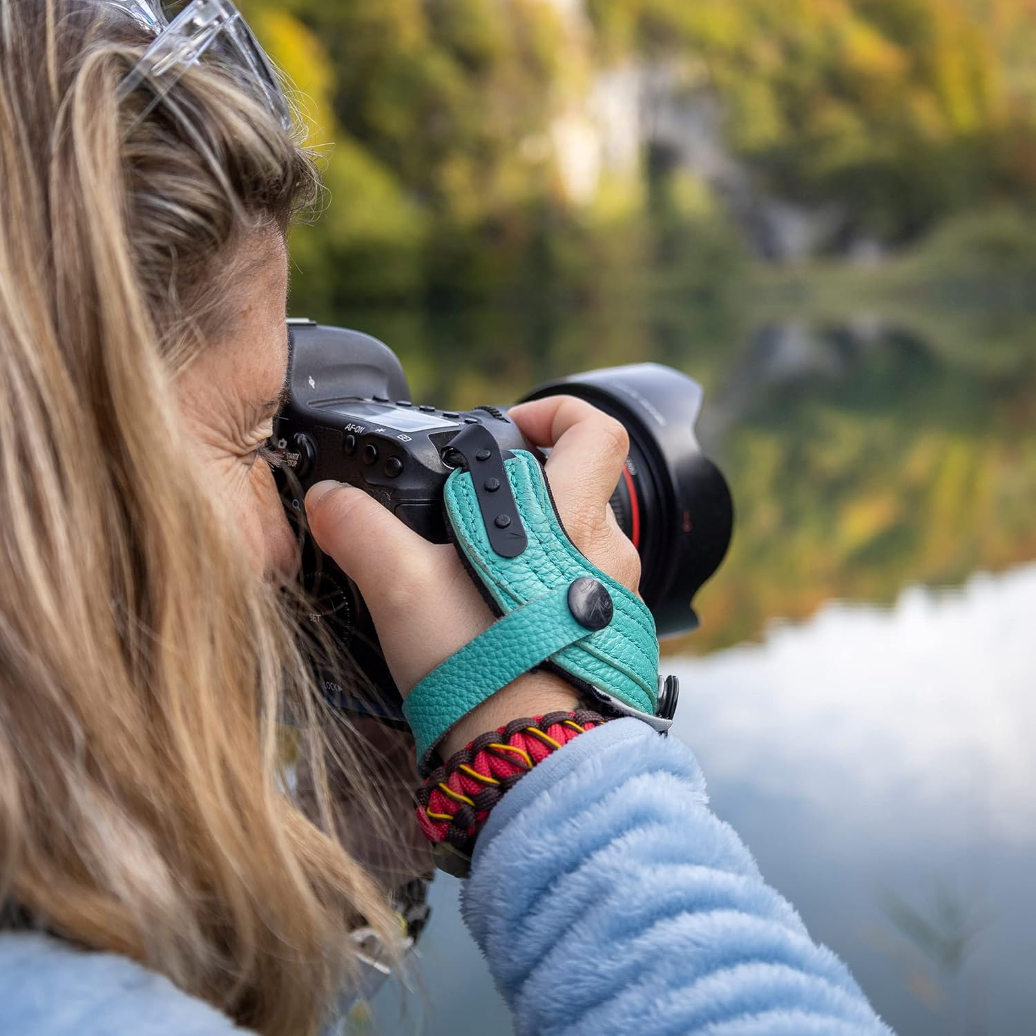 SPIDER HOLSTER &ndash; Spiderpro Camera Hand Strap V2 with Snap Assembly and Optional Wrist Strap &ndash; DSLR and Mirrorless Compatible, Black + Blue Trim, 0 image number 5