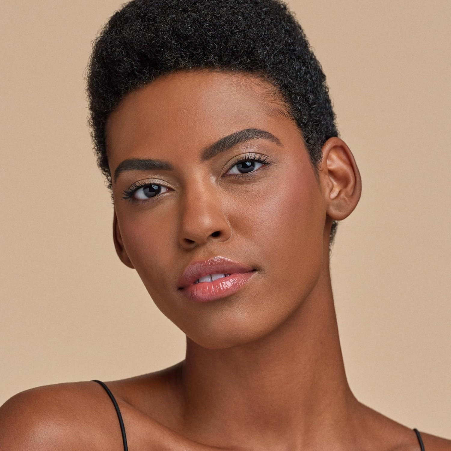 Catrice All over Glow Tint 010 Beaming Diamond - Shimmery image number 7