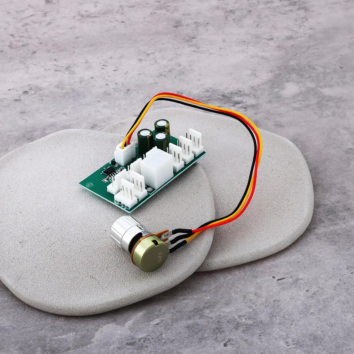 Create Idea 2Pcs 4-Pin 8-Way Fan Speed Controller 60X35X16Mm 12V for Computer image number 1