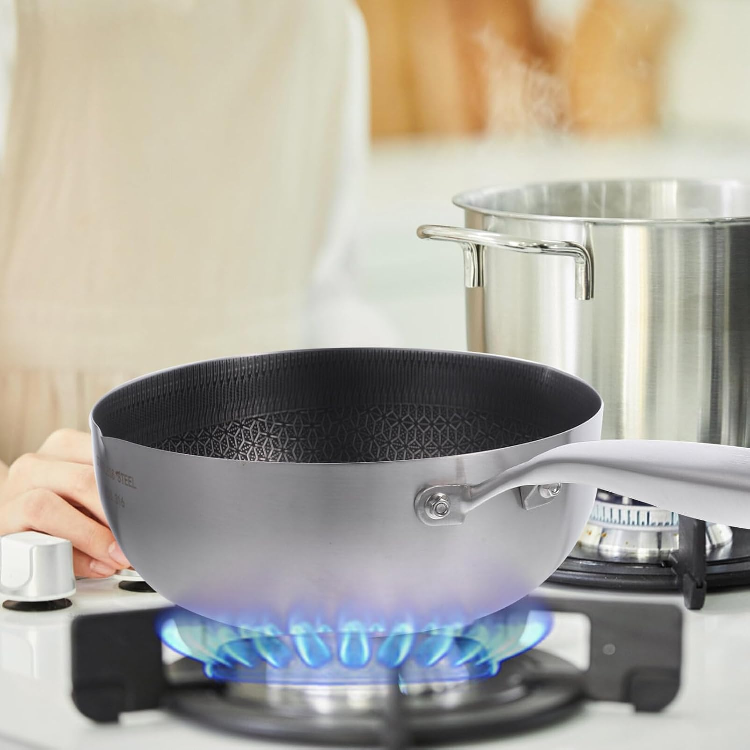 Kichvoe Wok Pan Stainless Steel Wok 18CM Honeycomb Skillet Induction Cooking Fry, Stir-Fry Pans Flat Bottom Wok Gas Stove Cooking Pot for Kitchen Restaurant Home image number 3