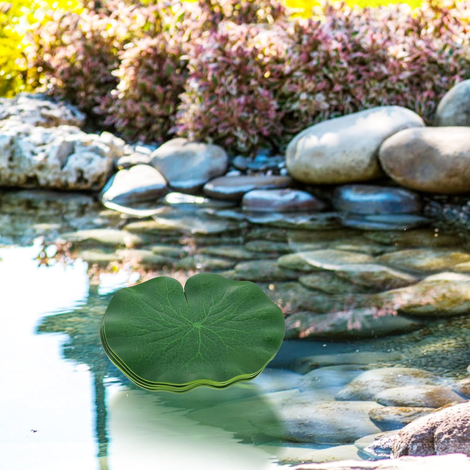 Amosfun Aquarium Plant Aritificial Floating Plants Lotus Leaves Duckweed - 4Pcs 10Cm Floating Lily Pad Pond Decorations and 2 Small Bags of Plastic Duckweed