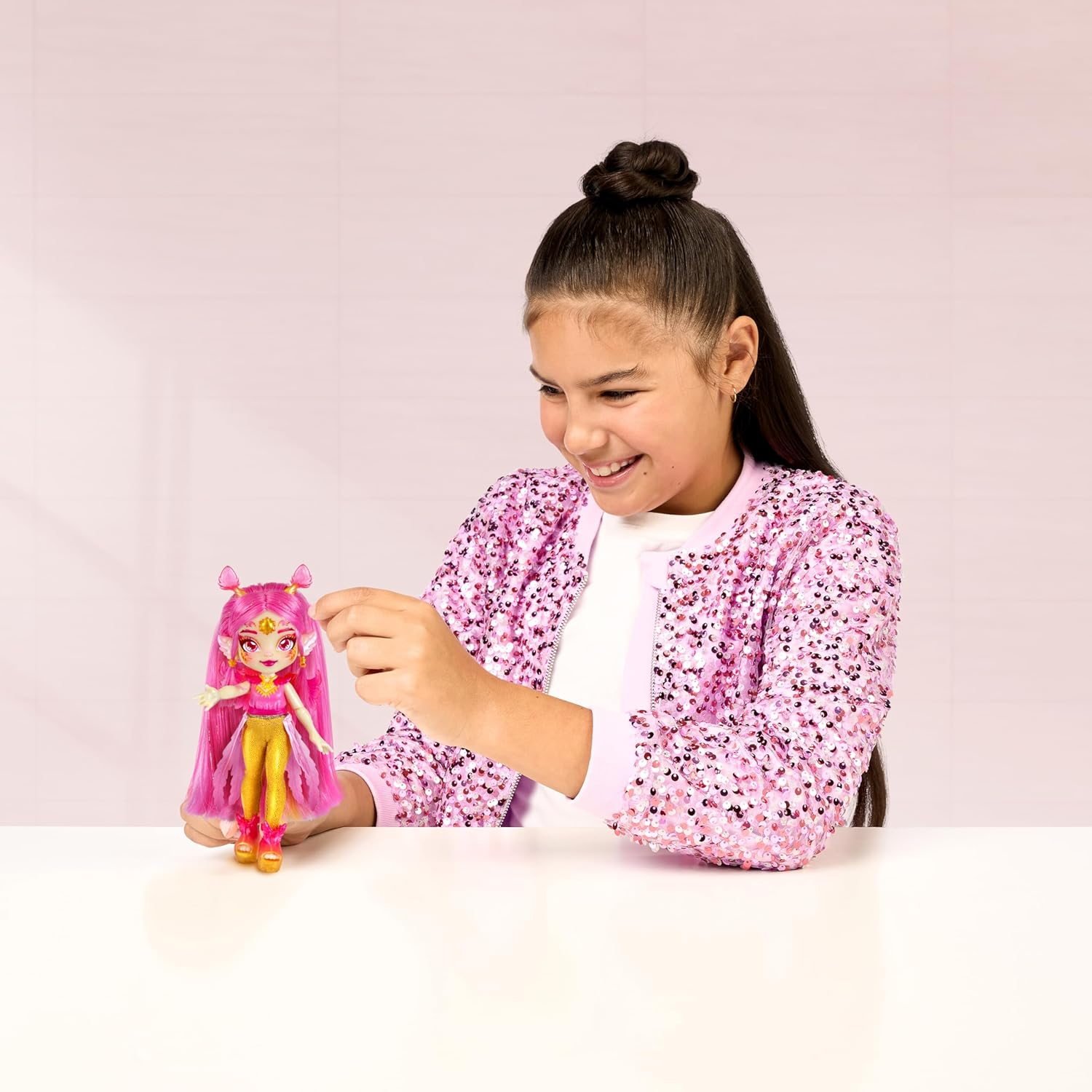 Magic Mixies Pixlings. Now with Shimmer Reveal! Pheona the Pheonix Pixling. Create and Mix a Magic Potion That Magically Reveals a Beautiful 16.5Cm Pixling Doll inside a Potion Bottle!