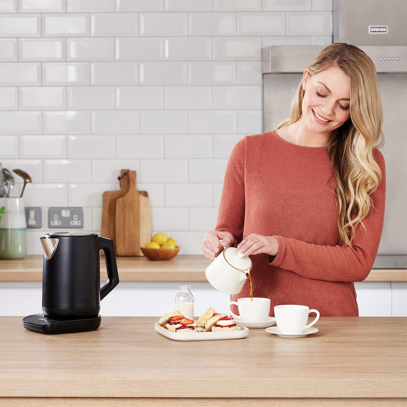 Ninja Perfect Temperature Kettle, 1.7 L, LED Display, Kettle with Pressure Boil Function and Various Temperature Settings, Matte Black KT200EU image number 3