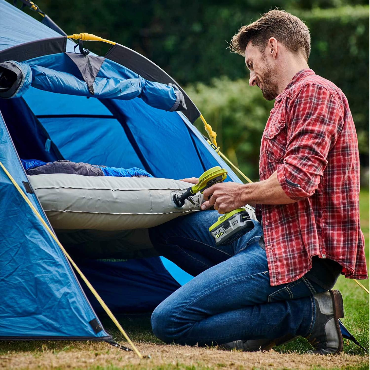 RYOBI 18 V Battery Powered Inflator, High Volume Low Pressure Inflation and Deflation for Air Mattresses and Other Inflatables image number 2