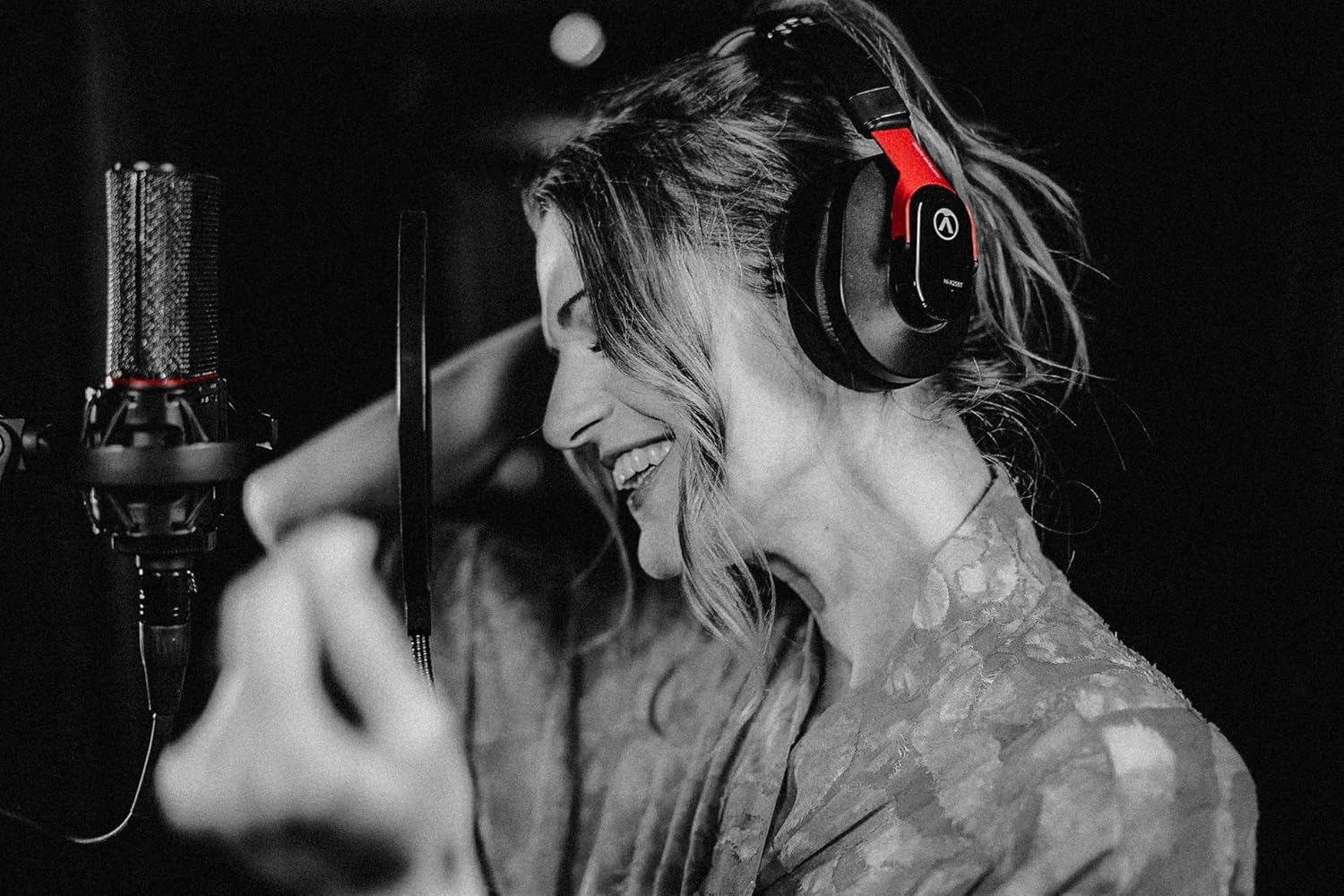 Austrian Audio Hi-X25Bt Professional Wireless Bluetooth Over-Ear Headphones image number 5